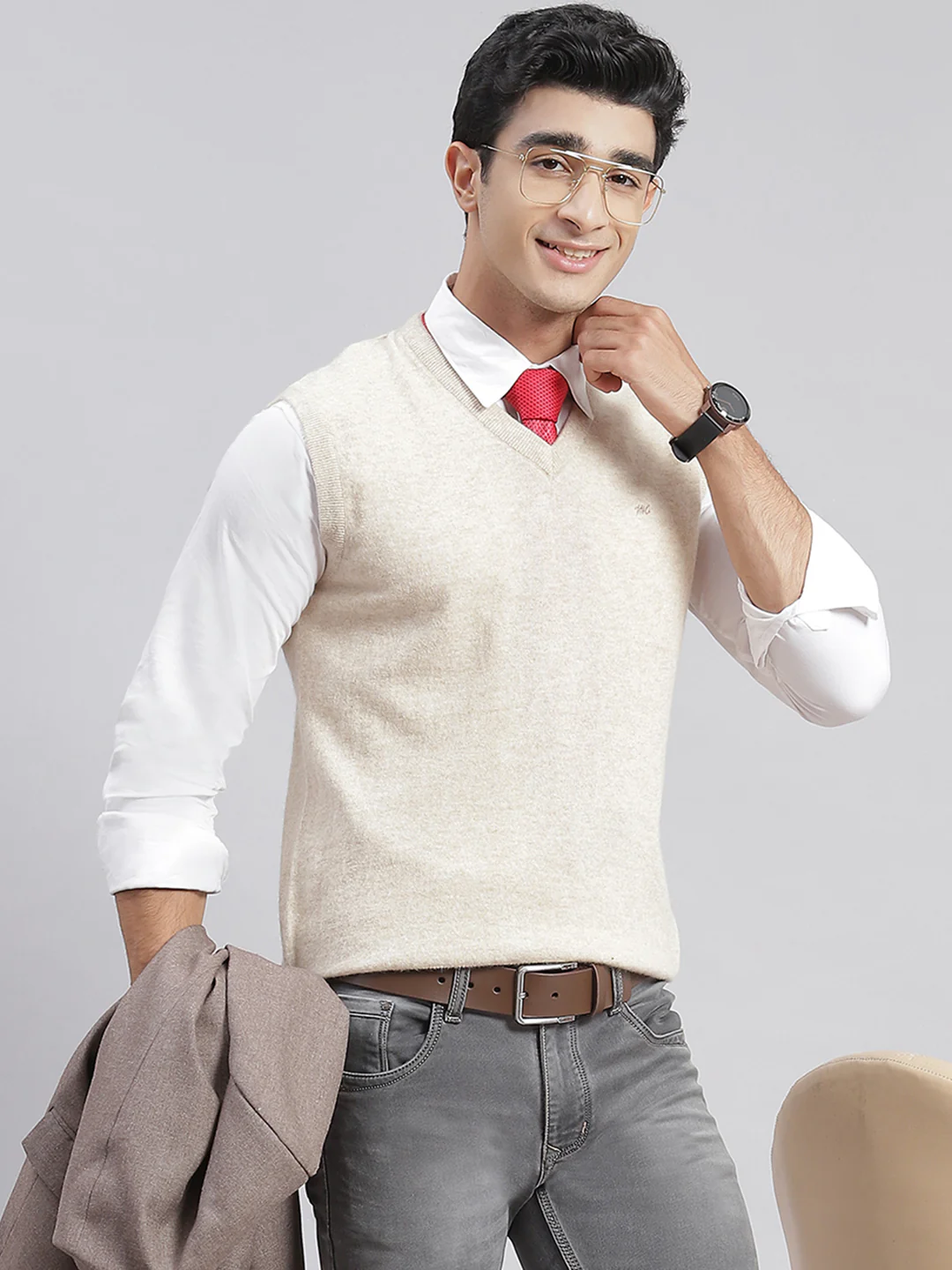 Men Cream Solid V Neck Sleeveless Sweaters/Pullovers - Image 2