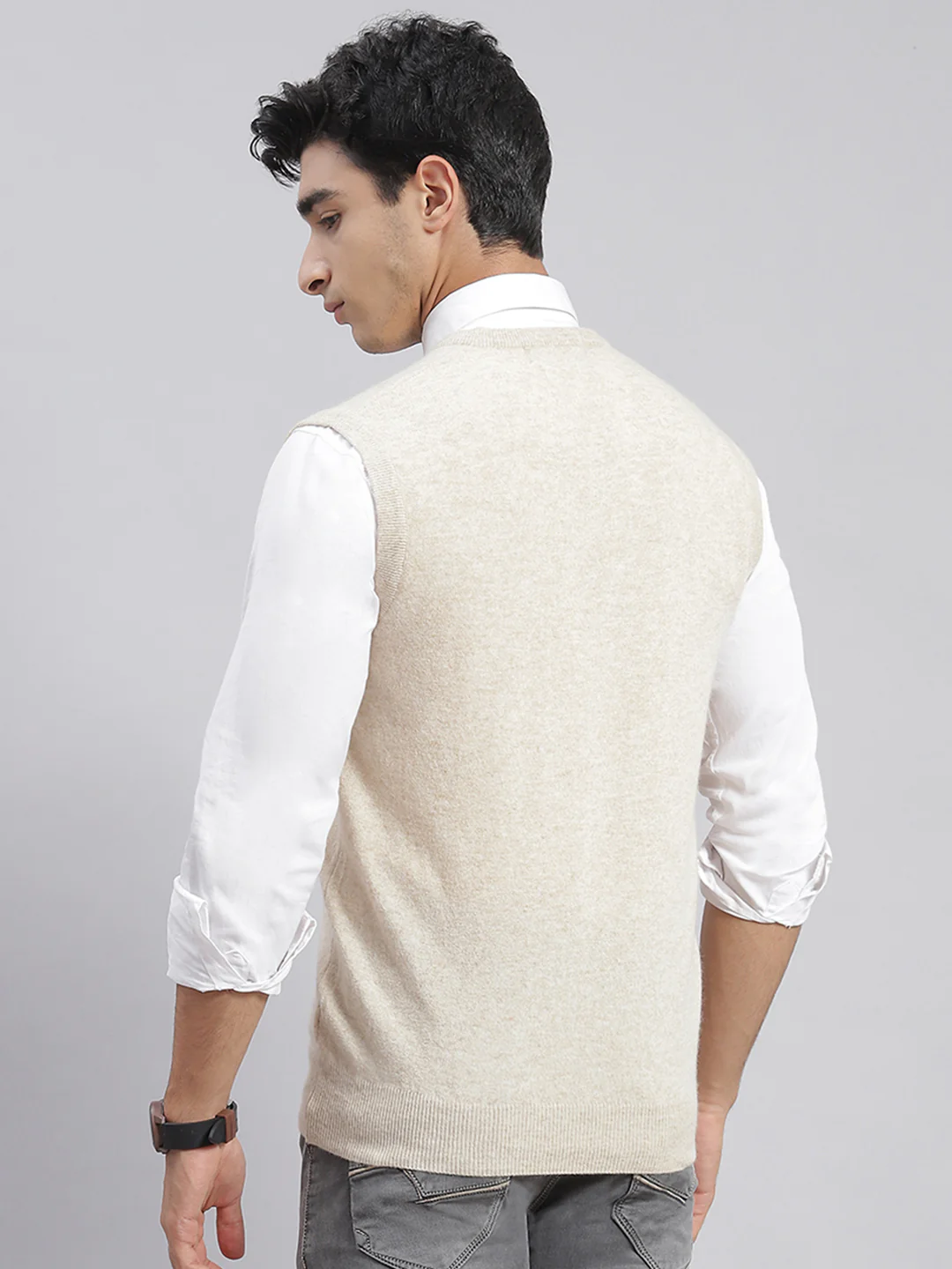 Men Cream Solid V Neck Sleeveless Sweaters/Pullovers - Image 3