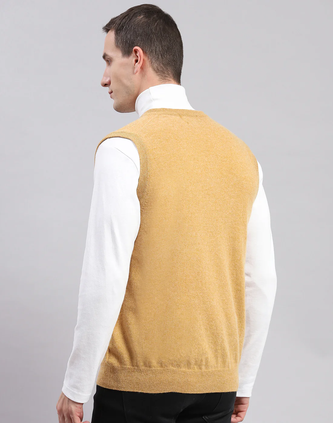 Men Cream Solid V Neck Sleeveless Sweaters/Pullovers - Image 5