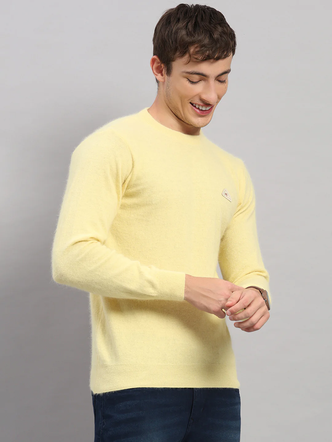 Men Golden Yellow Solid Round Neck Full Sleeve Pullover - Image 4