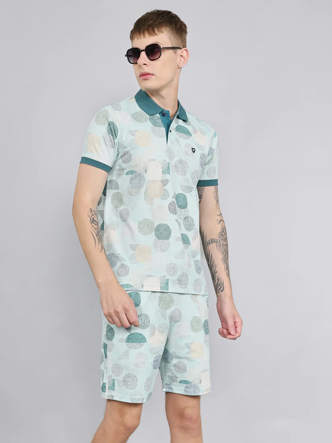 Men Green Abstract Print Regular Fit Bermuda Set - Image 2