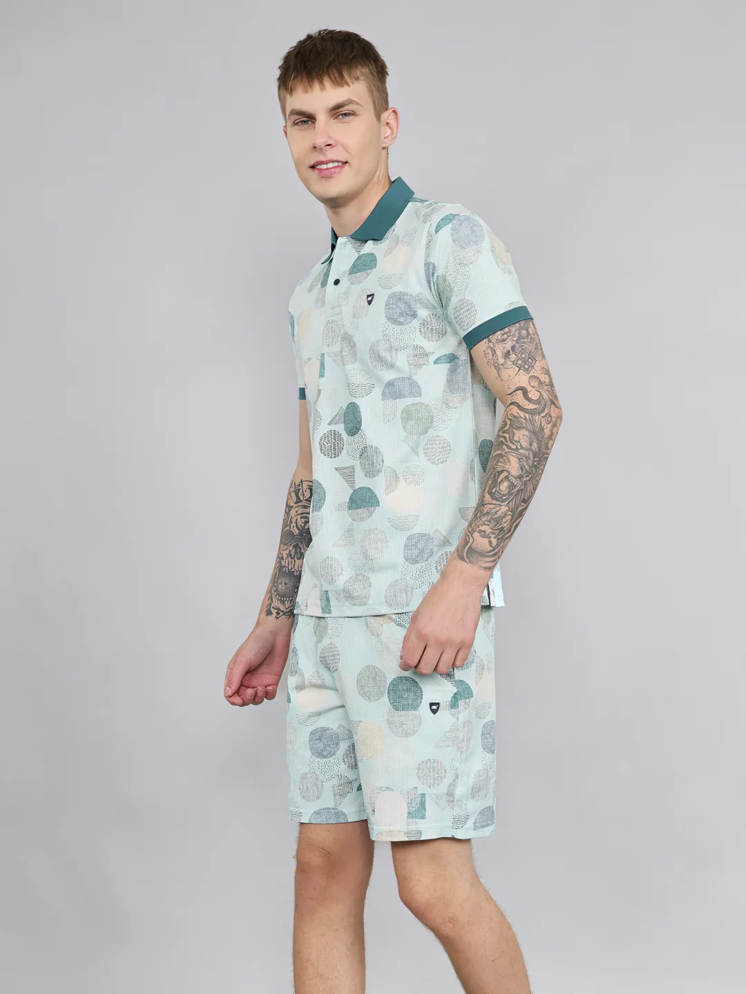 Men Green Abstract Print Regular Fit Bermuda Set - Image 3