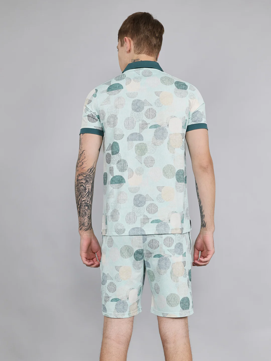Men Green Abstract Print Regular Fit Bermuda Set - Image 4