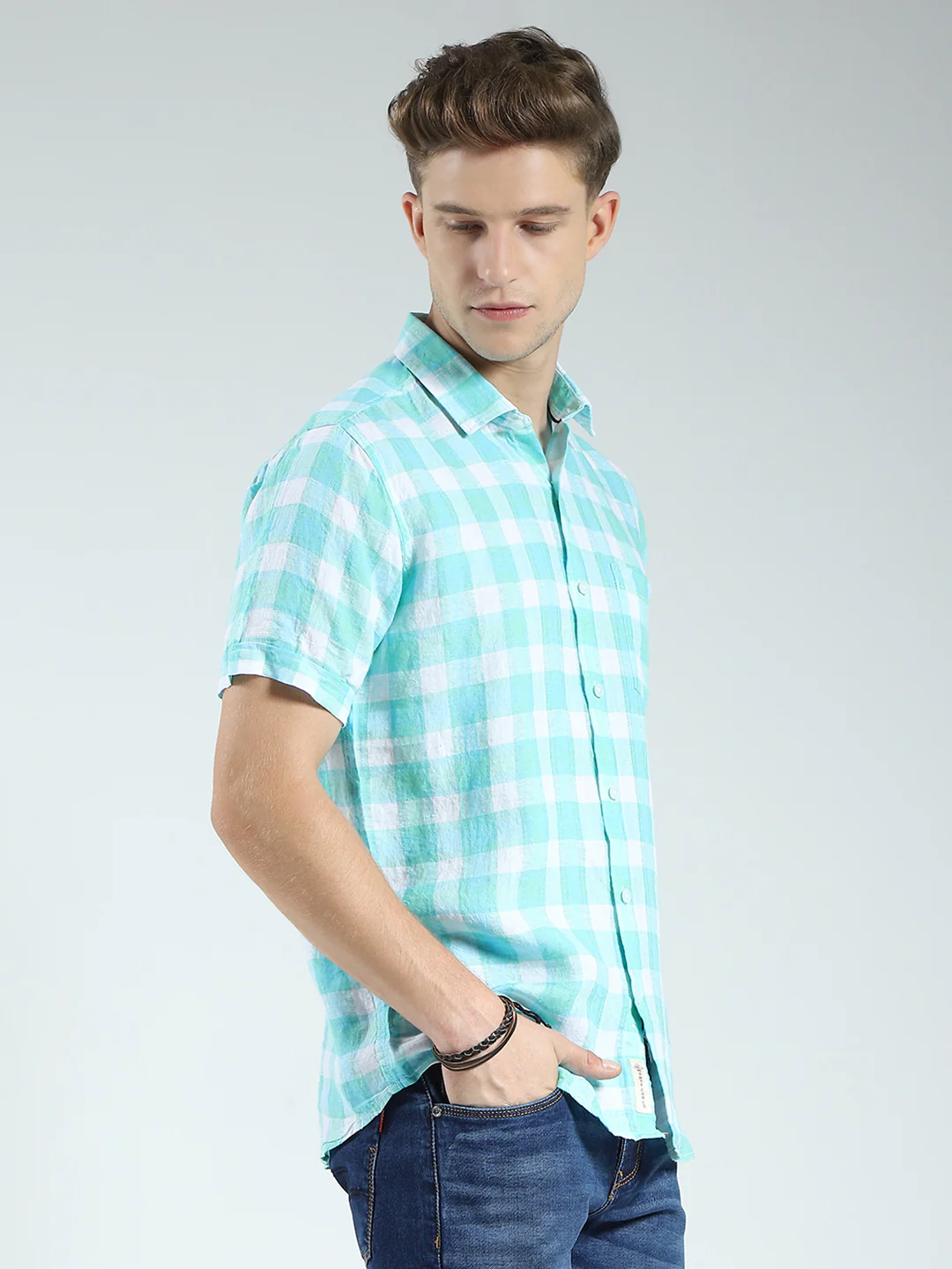 Men Green Check Collar Half Sleeve Linen Shirt - Image 4