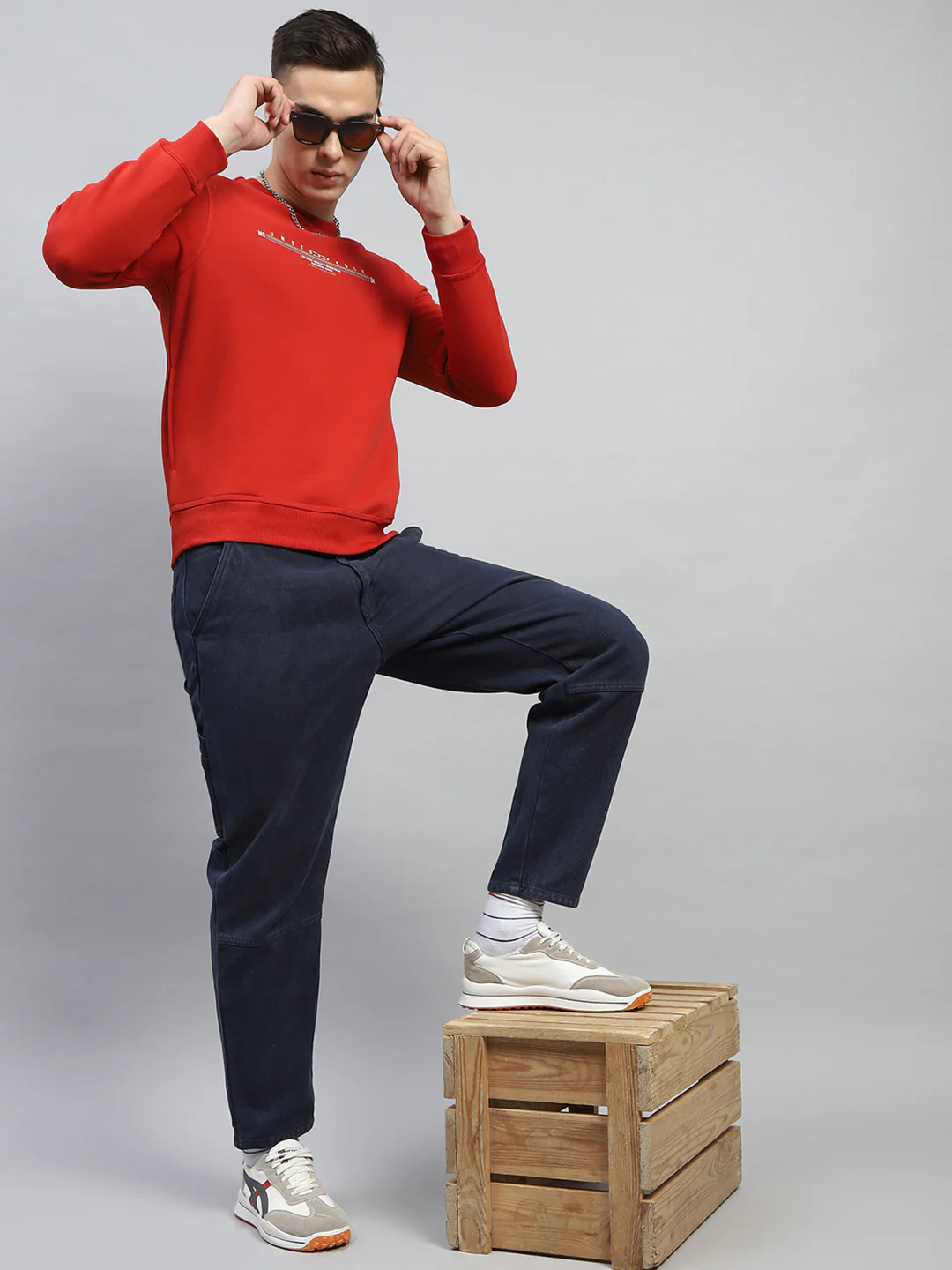 Men Green & Maroon Printed Round Neck Full Sleeve Sweatshirt - Image 2