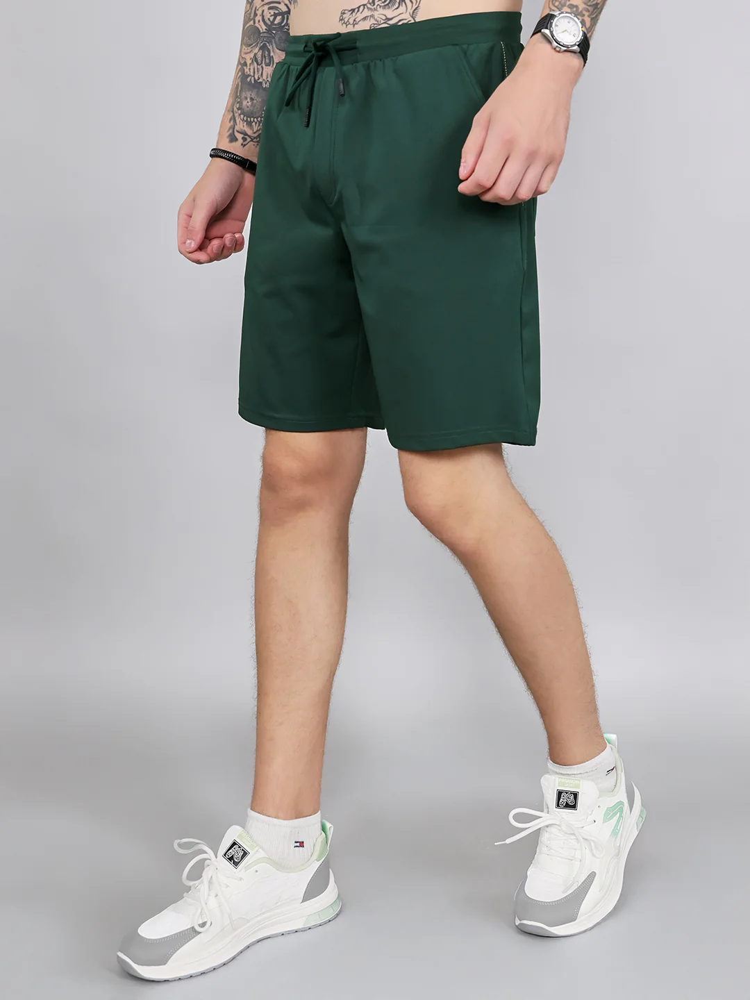 Men Green Plain Smart Fit Bermuda - Image 3