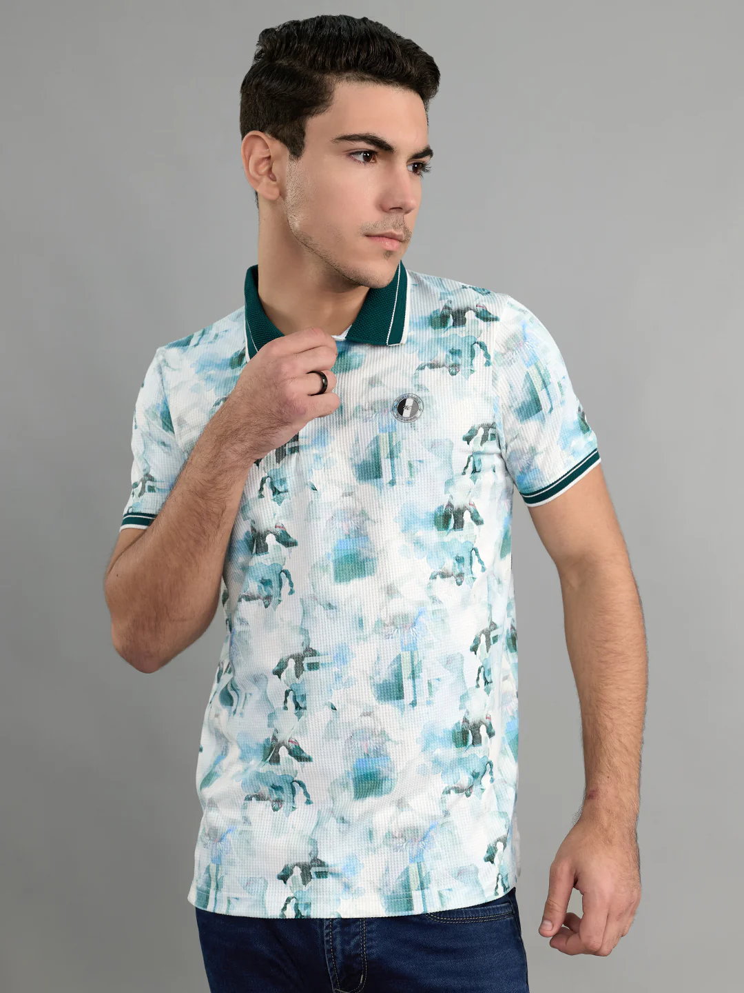 Men Green Printed Collar Half Sleeve T-Shirt - Image 2