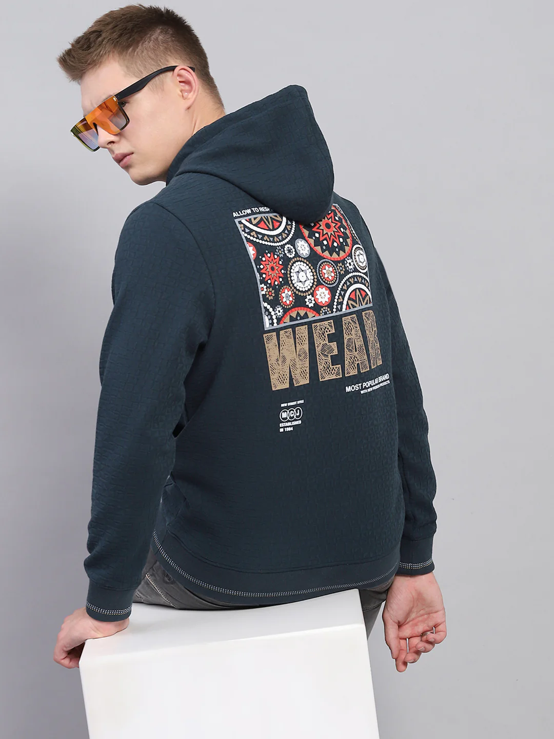 Men Green Printed Hooded Full Sleeve Sweatshirt - Image 6