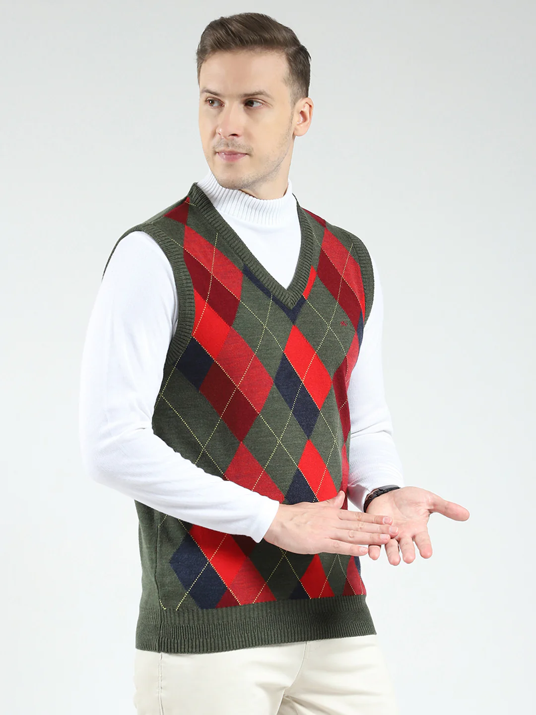 Men Green Printed V Neck Sleeveless Sweater - Image 4