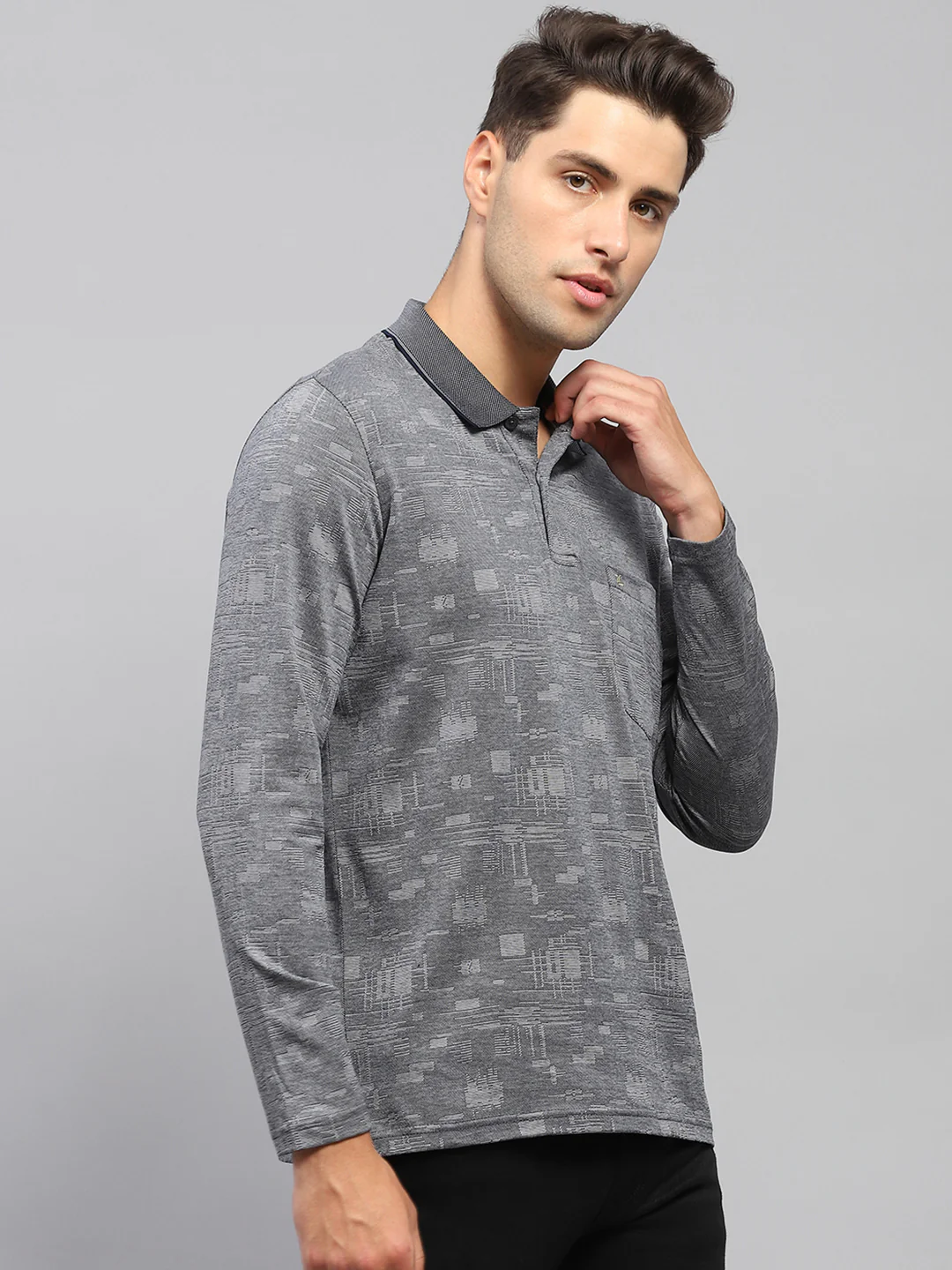 Men Green Self Design Collar Full Sleeve Winter T-Shirt - Image 4