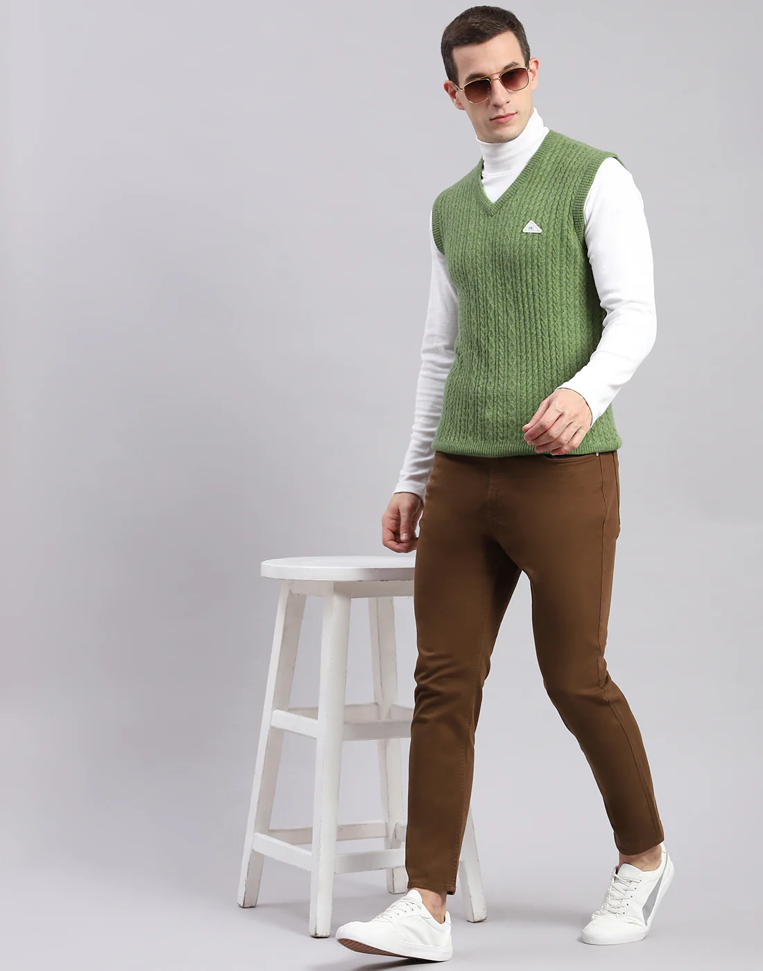 Men Green Self Design V Neck Sleeveless Sweaters/Pullovers - Image 2
