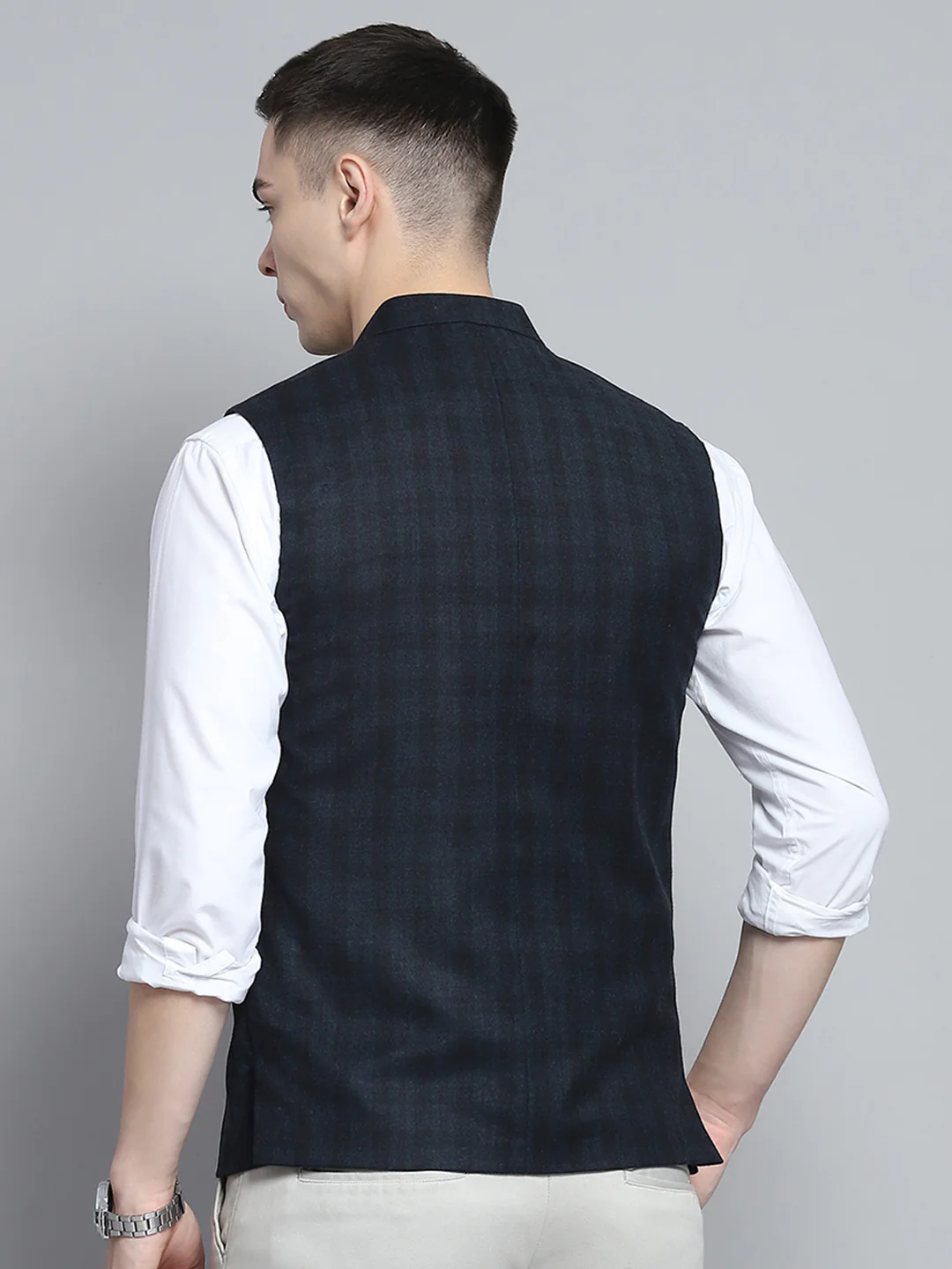 Men Green Solid Band Collar Sleeveless Jacket - Image 5