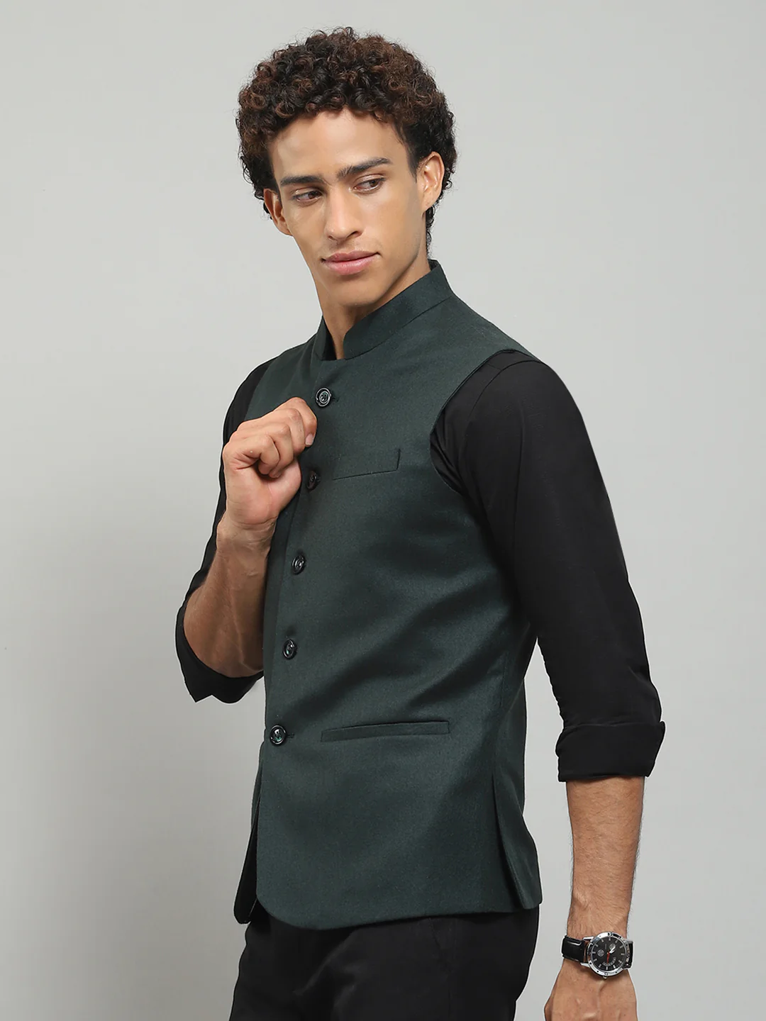 Men Green Solid Band Collar Sleeveless Nehru Jacket - Image 3