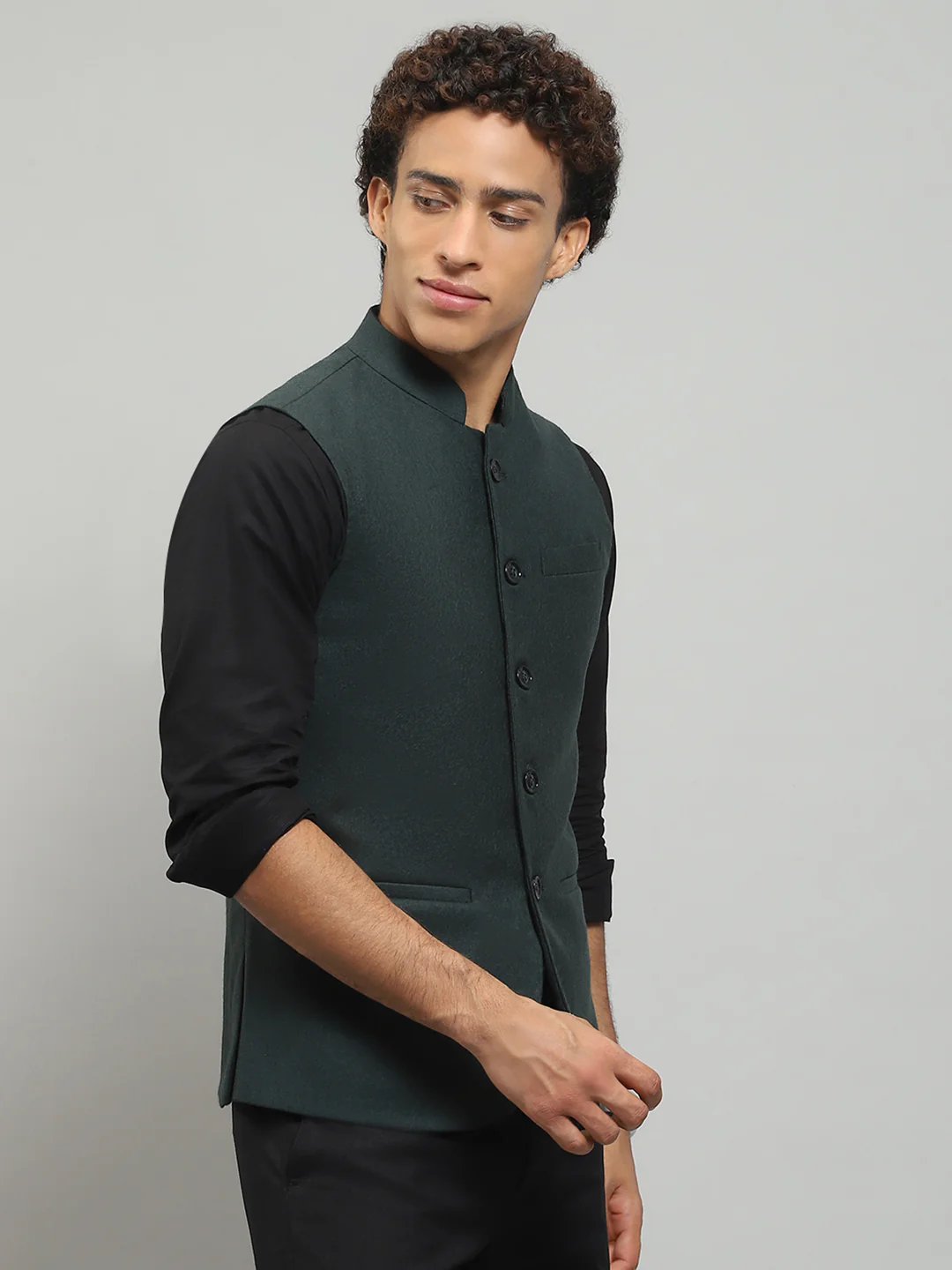 Men Green Solid Band Collar Sleeveless Nehru Jacket - Image 4
