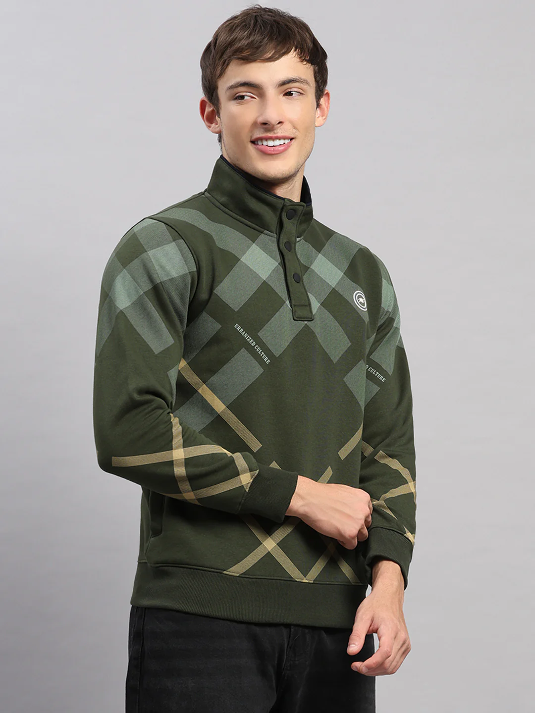Men Green Solid Collar Full Sleeve Sweatshirt - Image 4