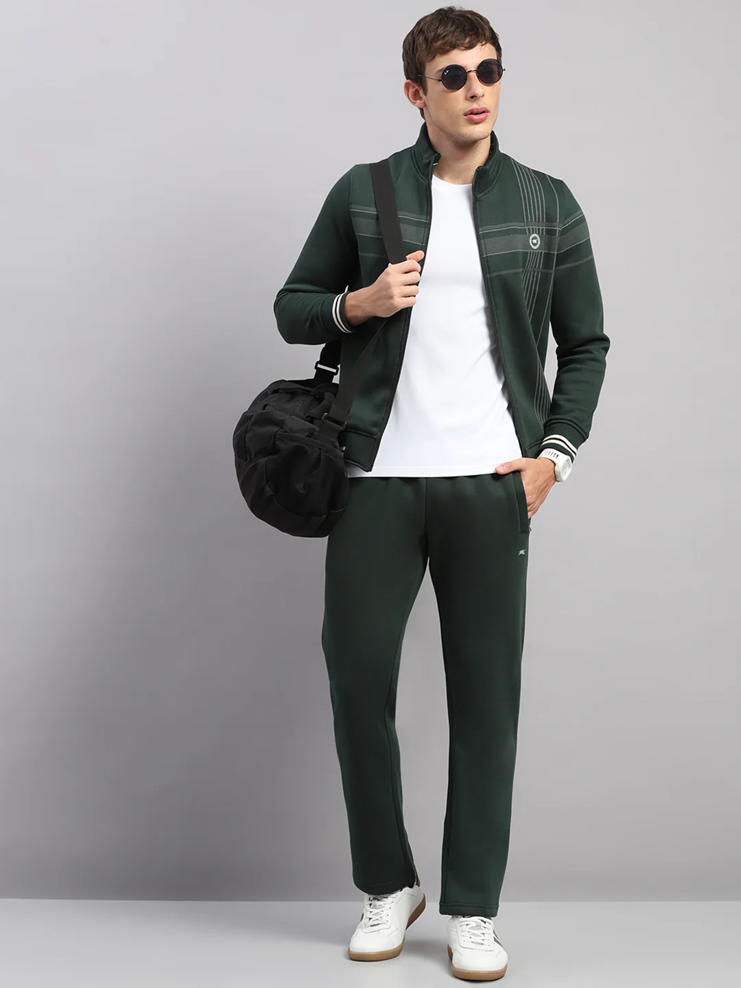 Men Green Solid Collar Full Sleeve Winter Tracksuit - Image 2