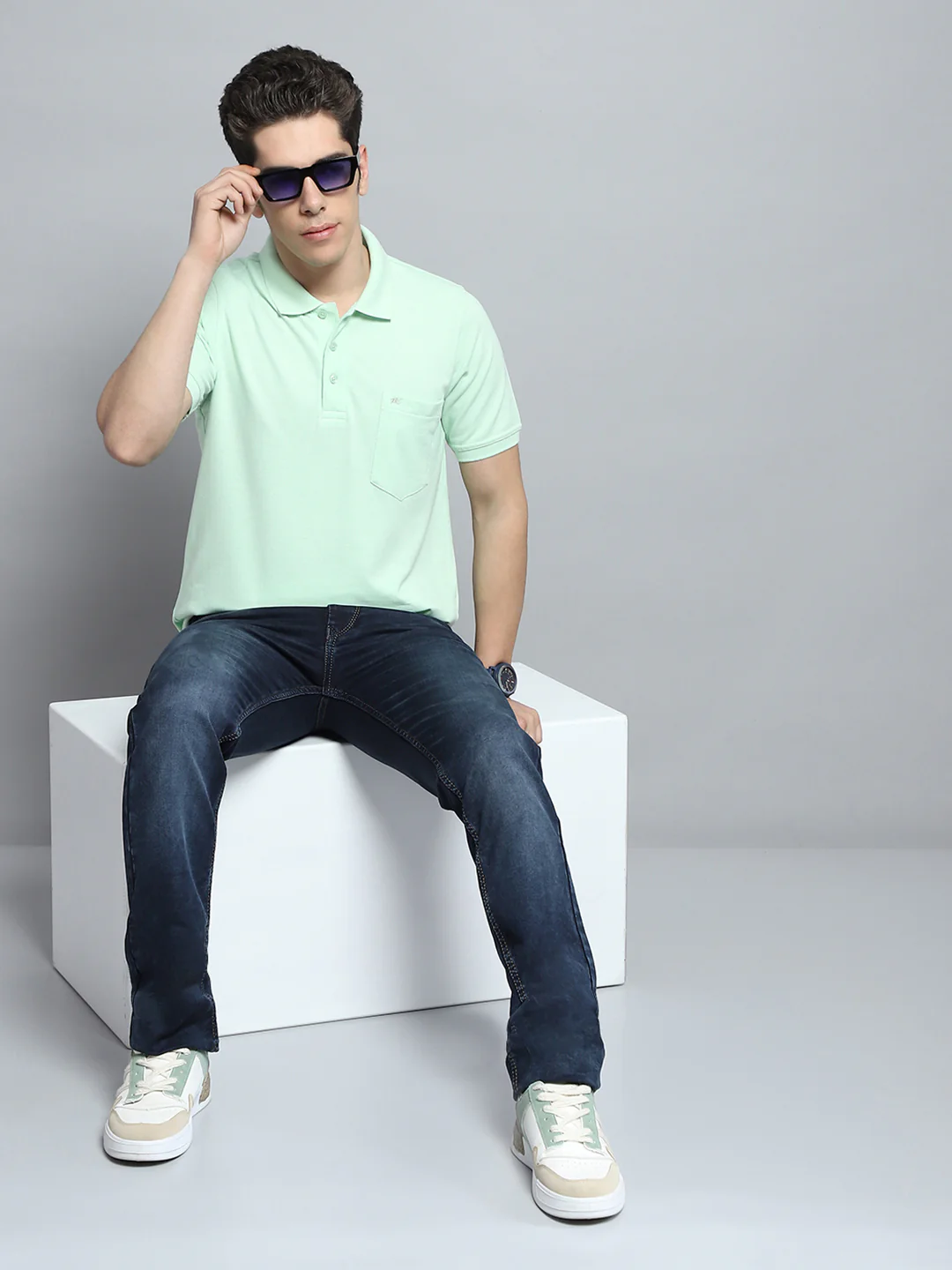 Men Green Solid Collar Half Sleeve T-Shirt - Image 2