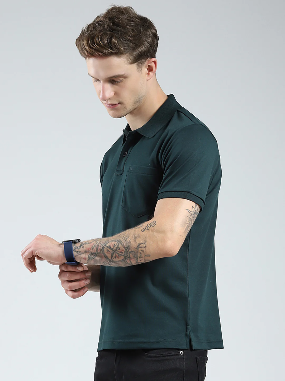 Men Green Solid Collar Half Sleeve T-Shirt - Image 3