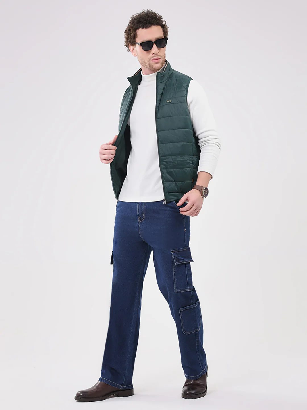 Men Green Solid Collar Sleeveless Jacket - Image 2