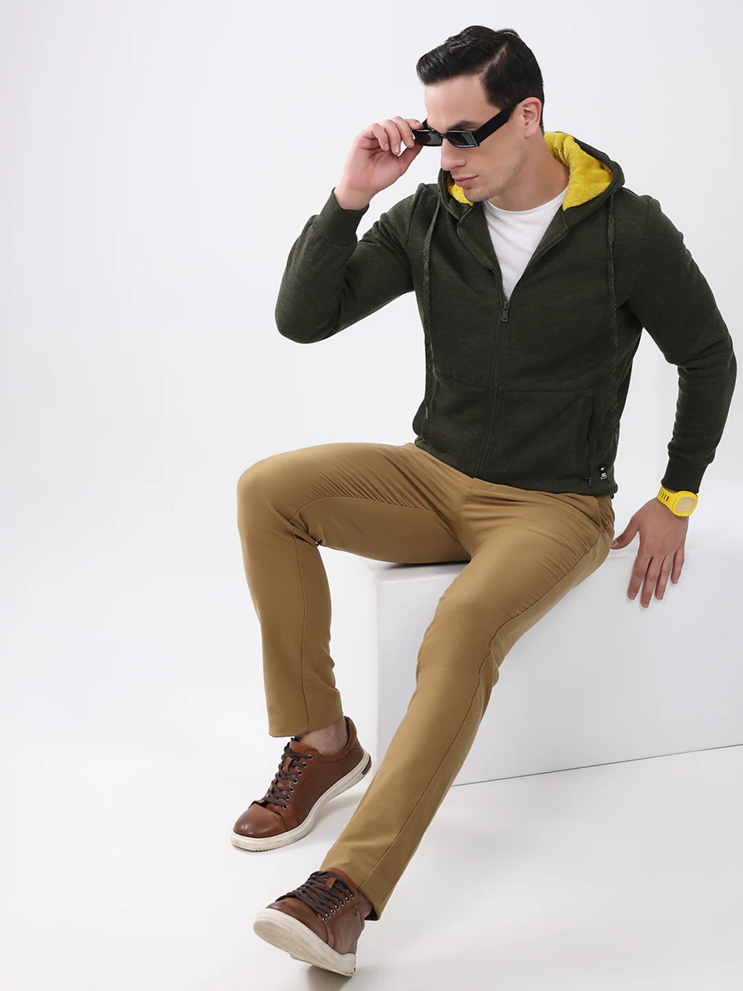 Men Green Solid Hooded Full Sleeve Sweatshirt - Image 2