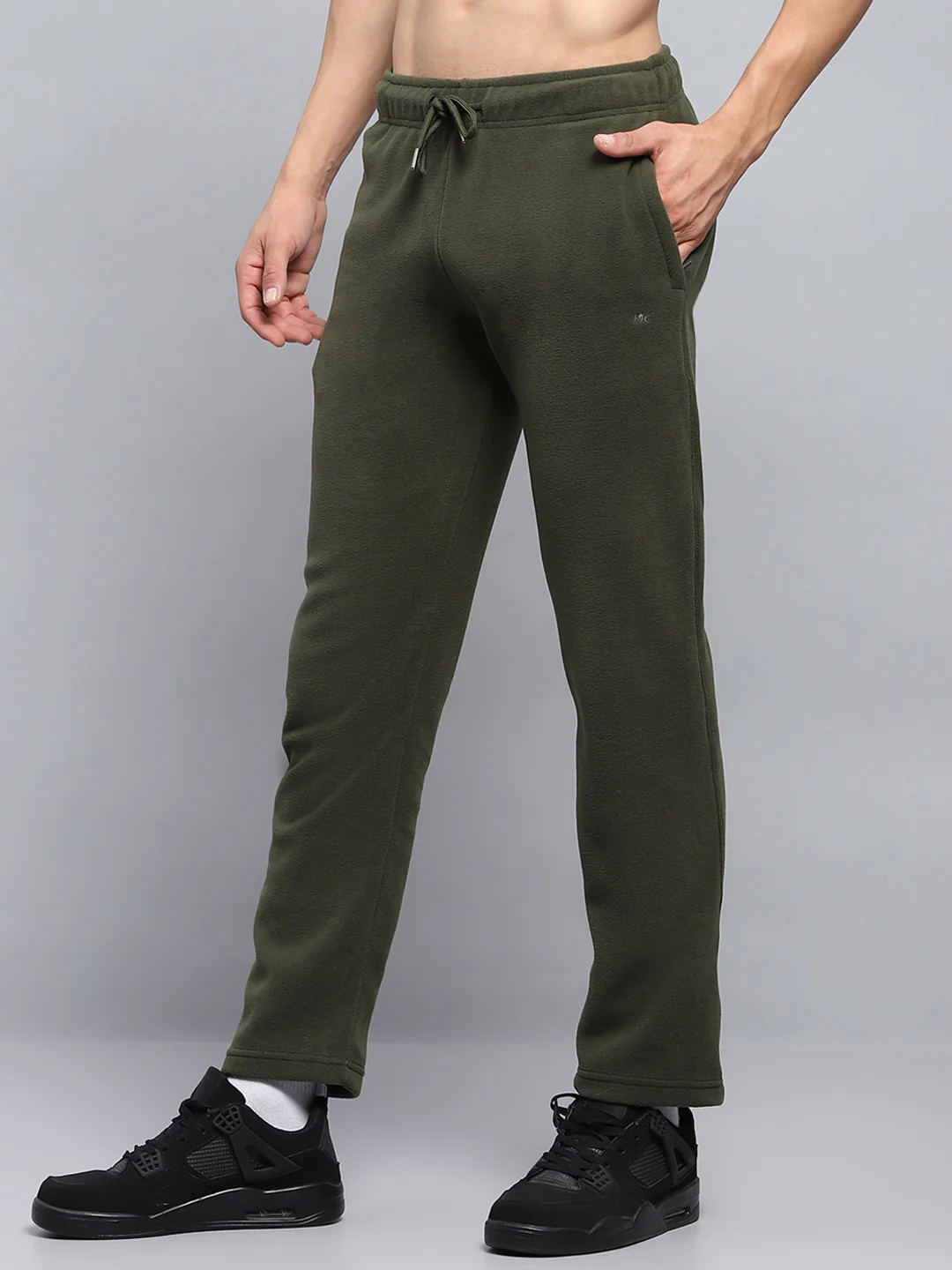 Men Green Solid Hooded Full Sleeve Winter Tracksuit - Image 7