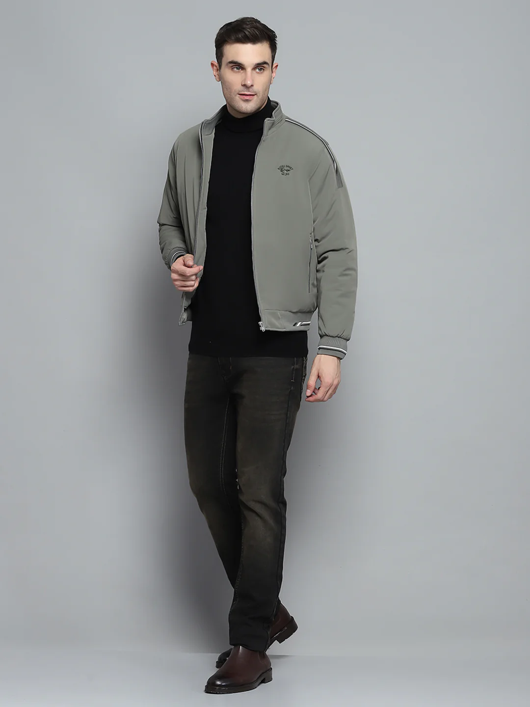 Men Green Solid Mock Neck Full Sleeve Jacket - Image 2