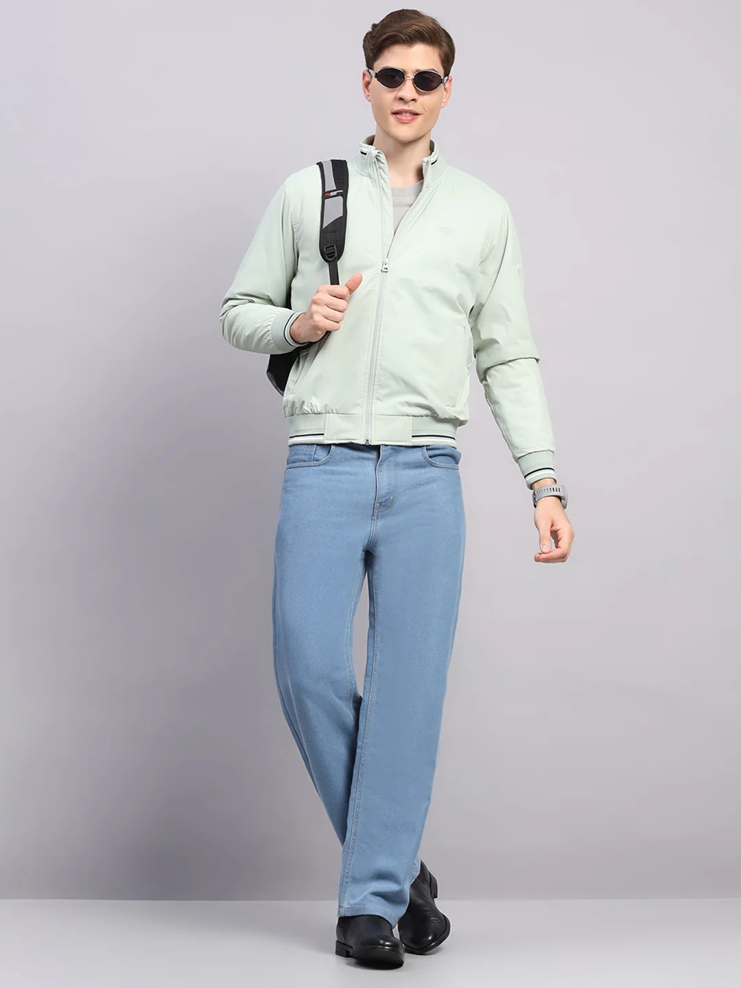 Men Green Solid Mock Neck Full Sleeve Jacket - Image 2
