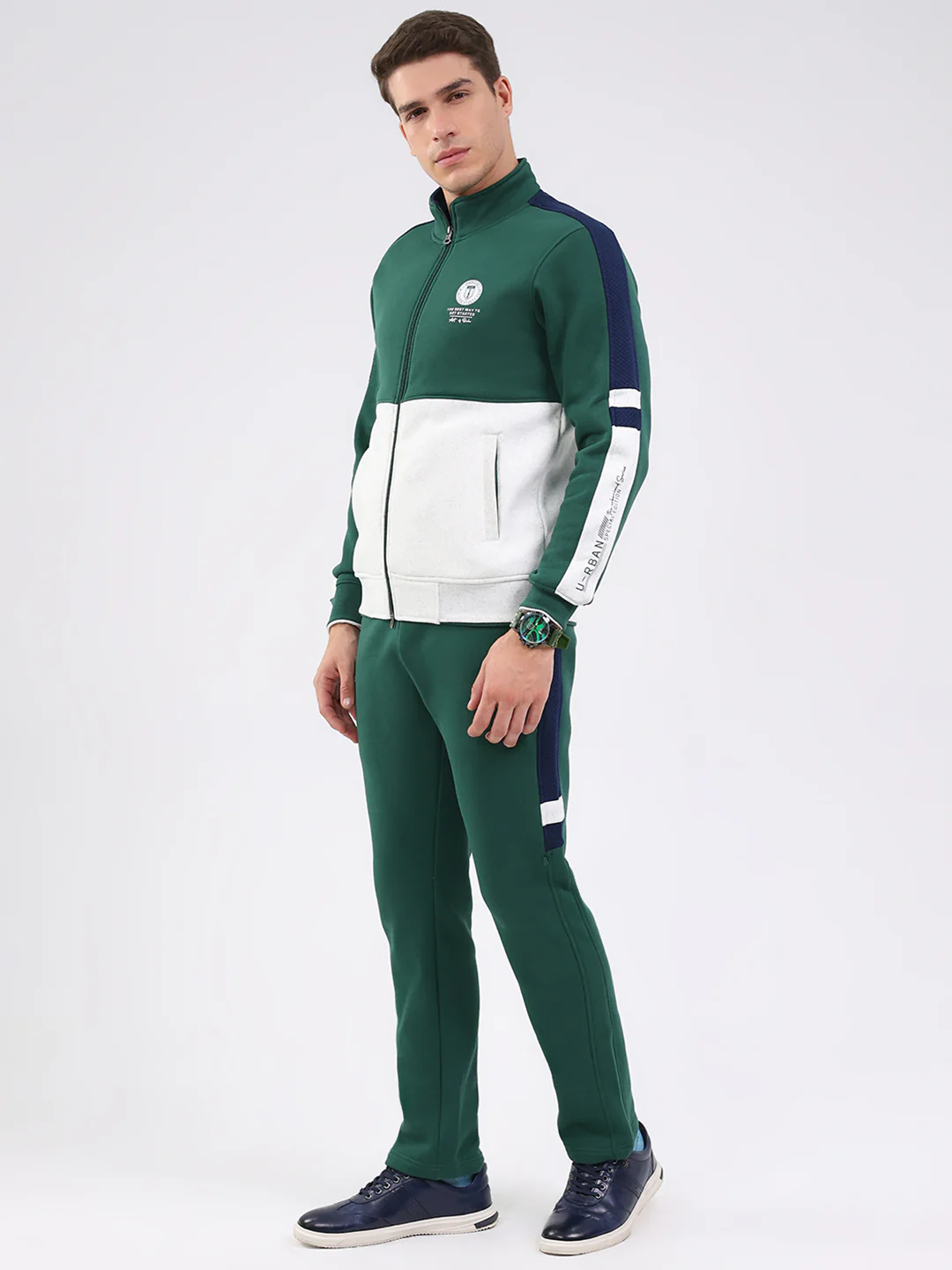 Men Green Solid Mock Neck Full Sleeve Winter Tracksuit - Image 3