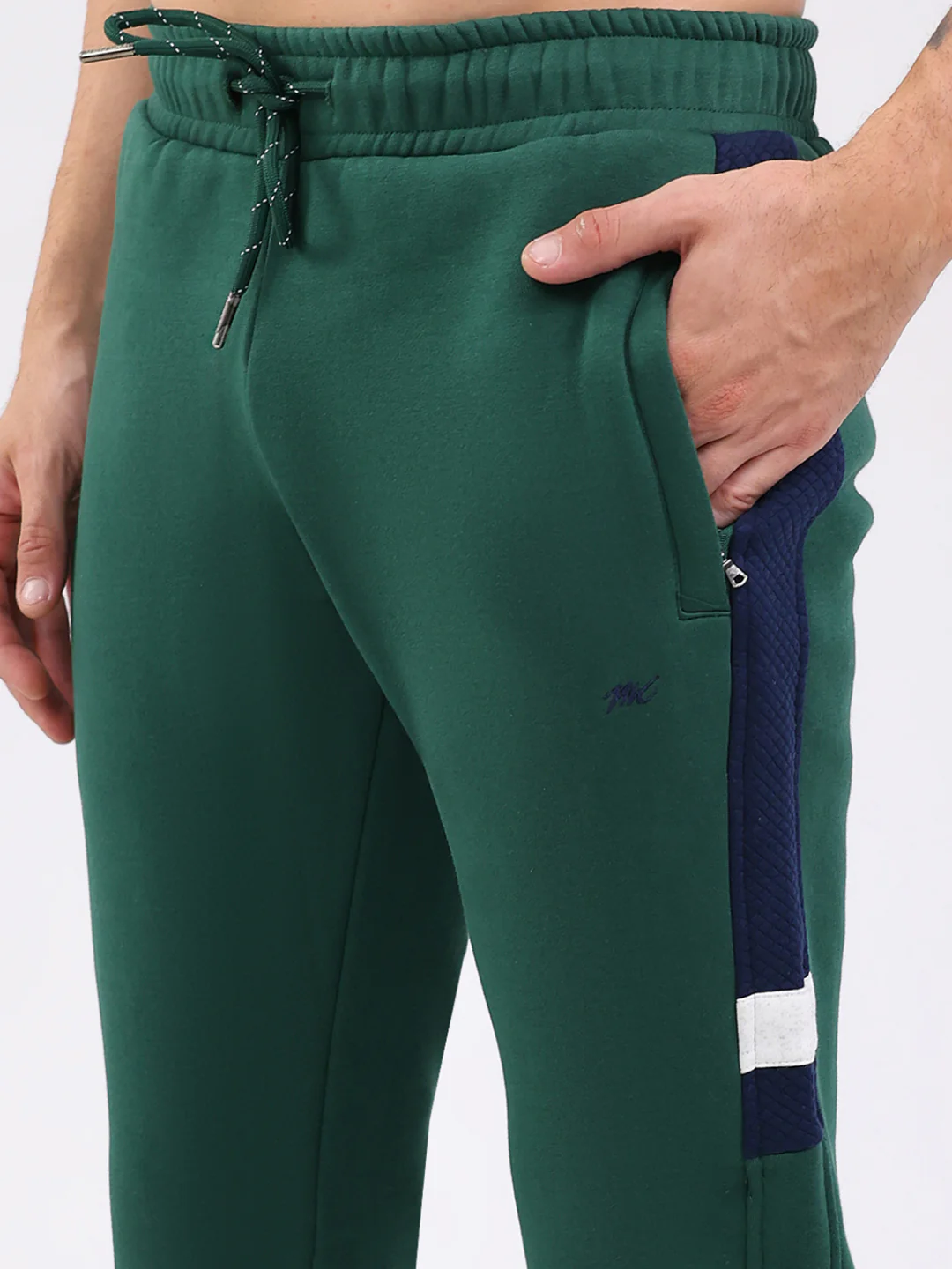 Men Green Solid Mock Neck Full Sleeve Winter Tracksuit - Image 8