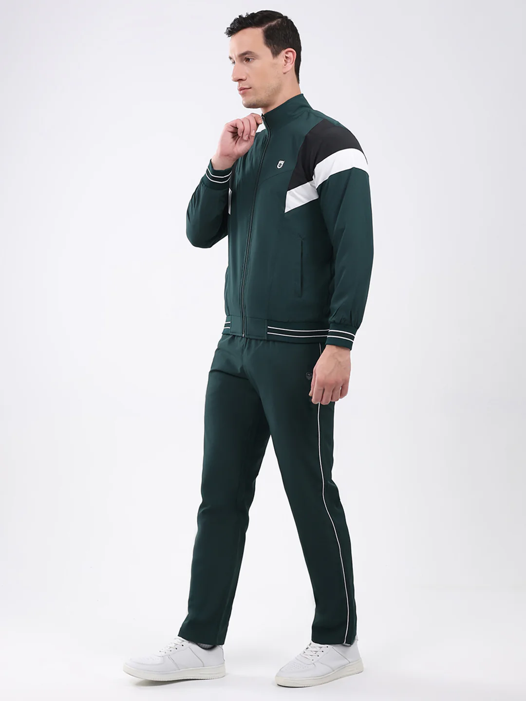 Men Green Solid Mock Neck Full Sleeve Winter Tracksuit - Image 3