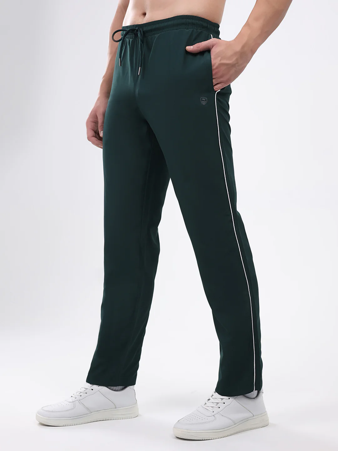 Men Green Solid Mock Neck Full Sleeve Winter Tracksuit - Image 7