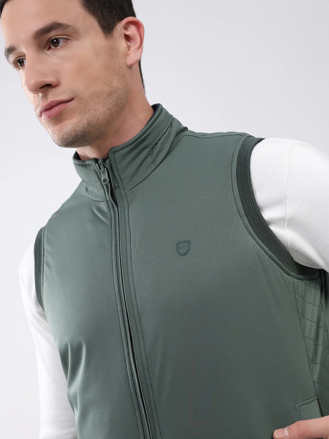 Men Green Solid Mock Neck Sleeveless Reversible Jacket - Image 9
