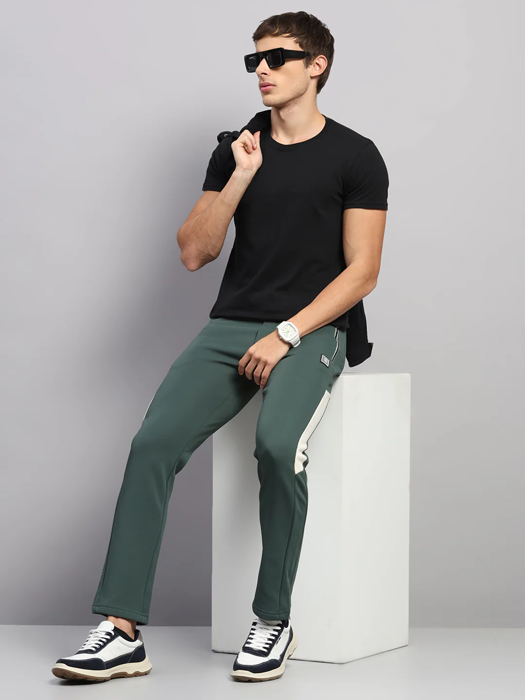 Men Green Solid Regular Fit Winter Lower - Image 2