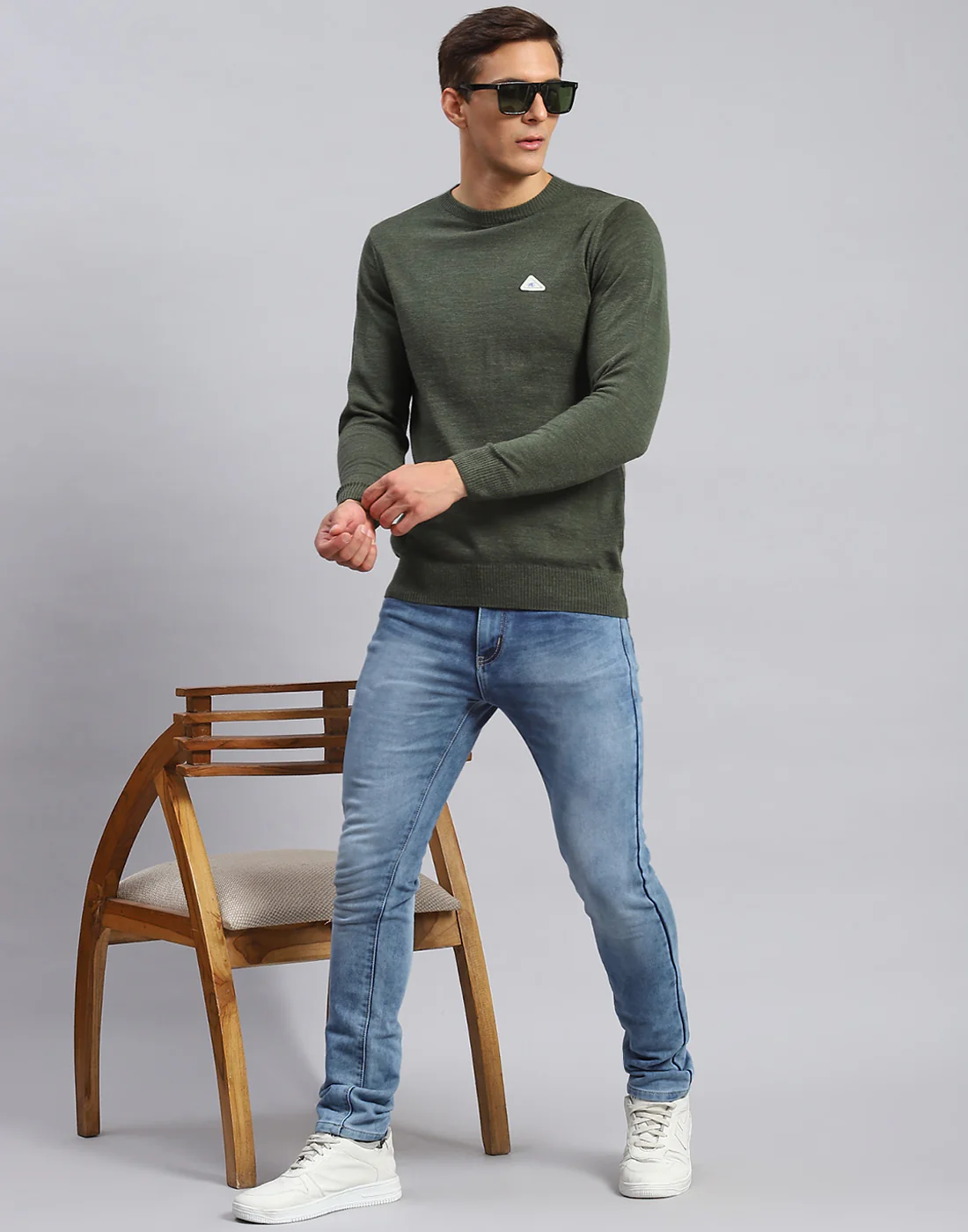 Men Green Solid Round Neck Full Sleeve Pullover - Image 2