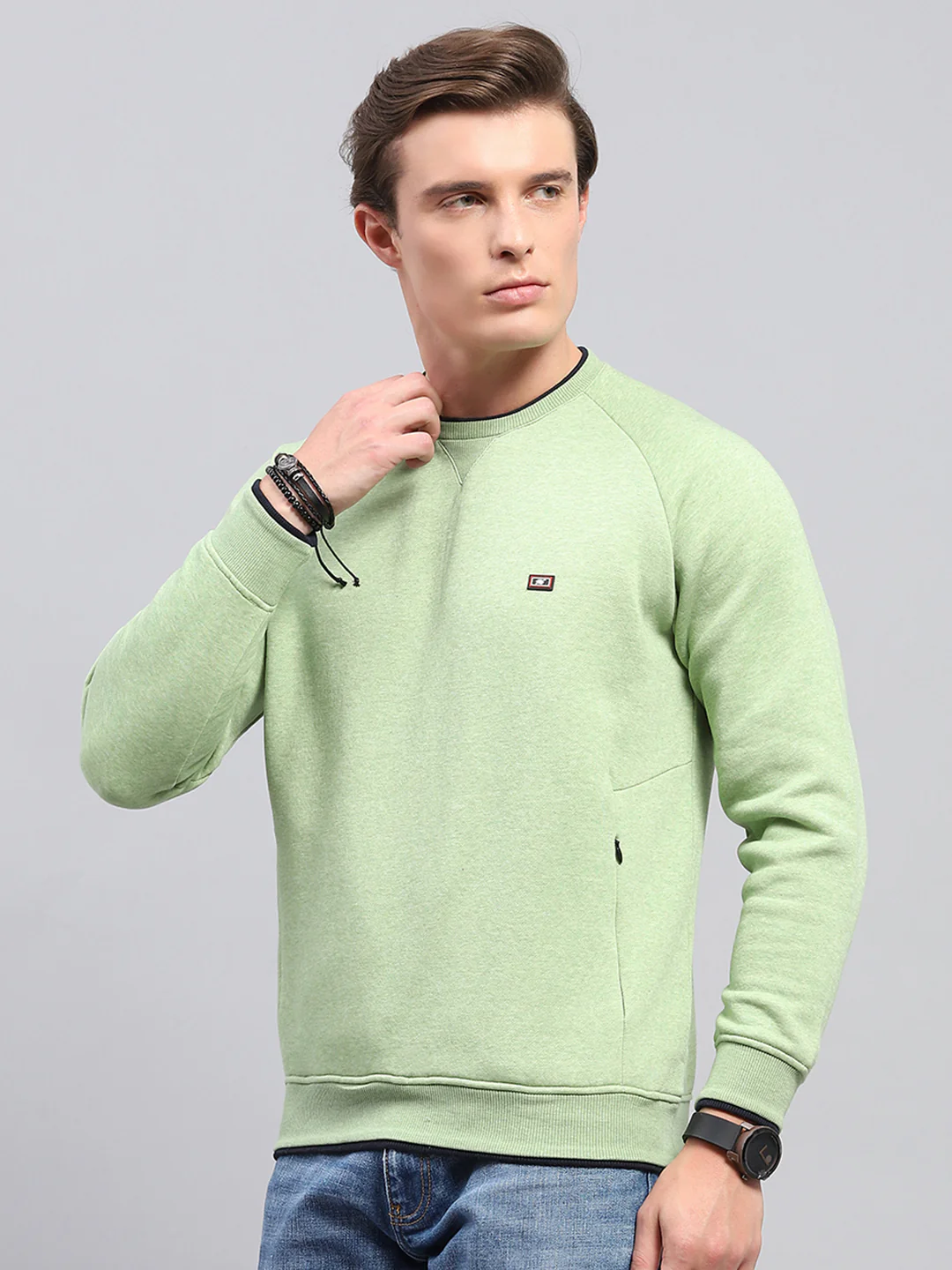 Men Green Solid Round Neck Full Sleeve Sweatshirt - Image 3