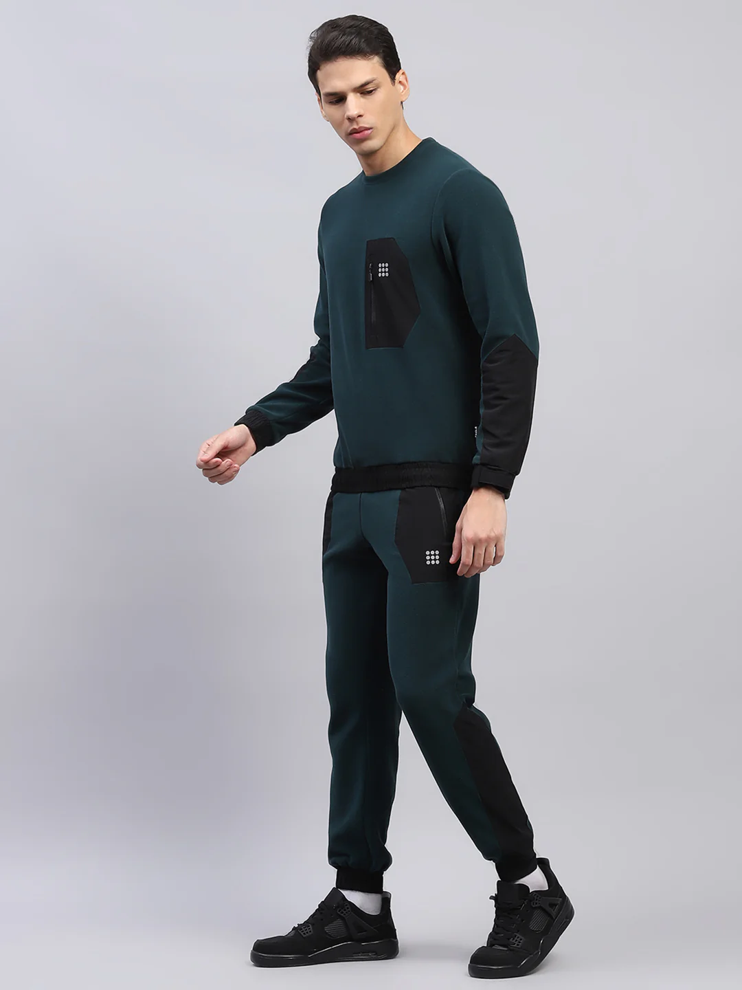 Rock.it Men Green Solid Round Neck Full Sleeve Winter Tracksuit - Image 3