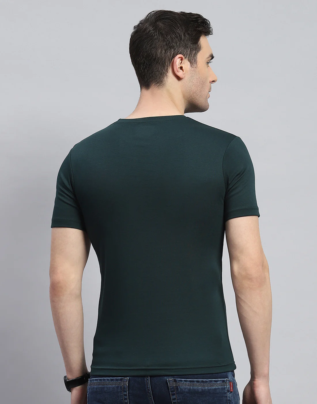 Men Green Solid Round Neck Half Sleeve T-Shirt - Image 6
