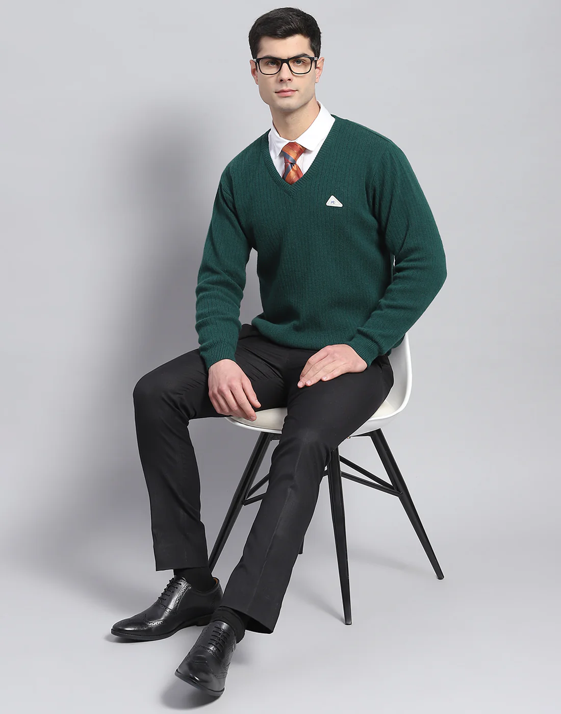 Men Green Solid V Neck Full Sleeve Pullover - Image 2