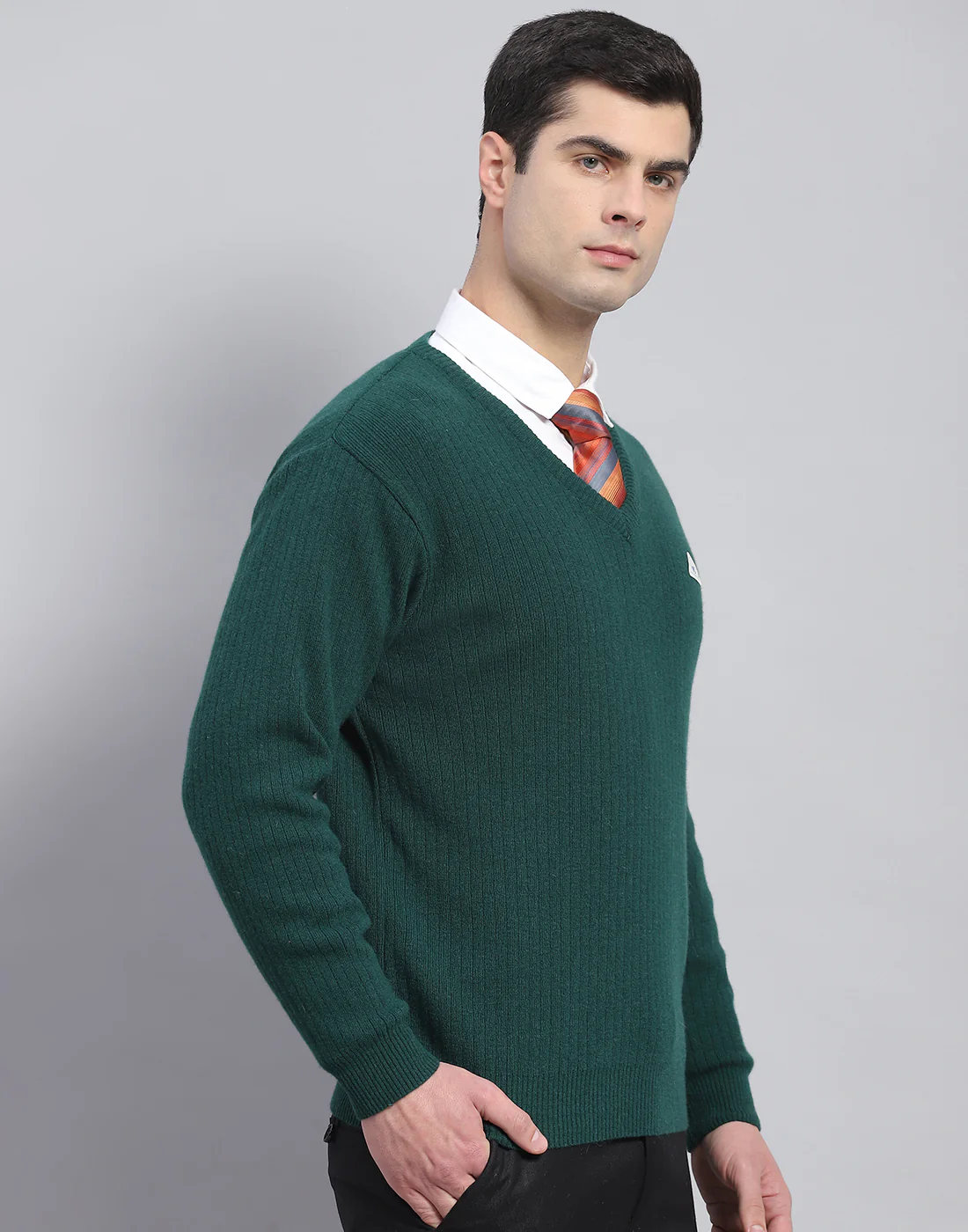 Men Green Solid V Neck Full Sleeve Pullover - Image 5