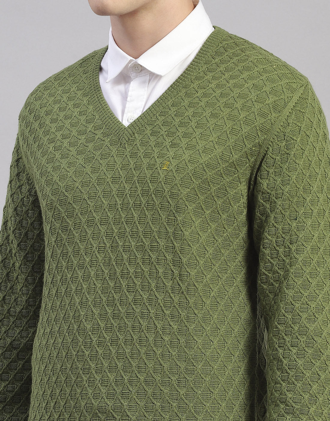 Men Green Solid V Neck Full Sleeve Pullover - Image 6