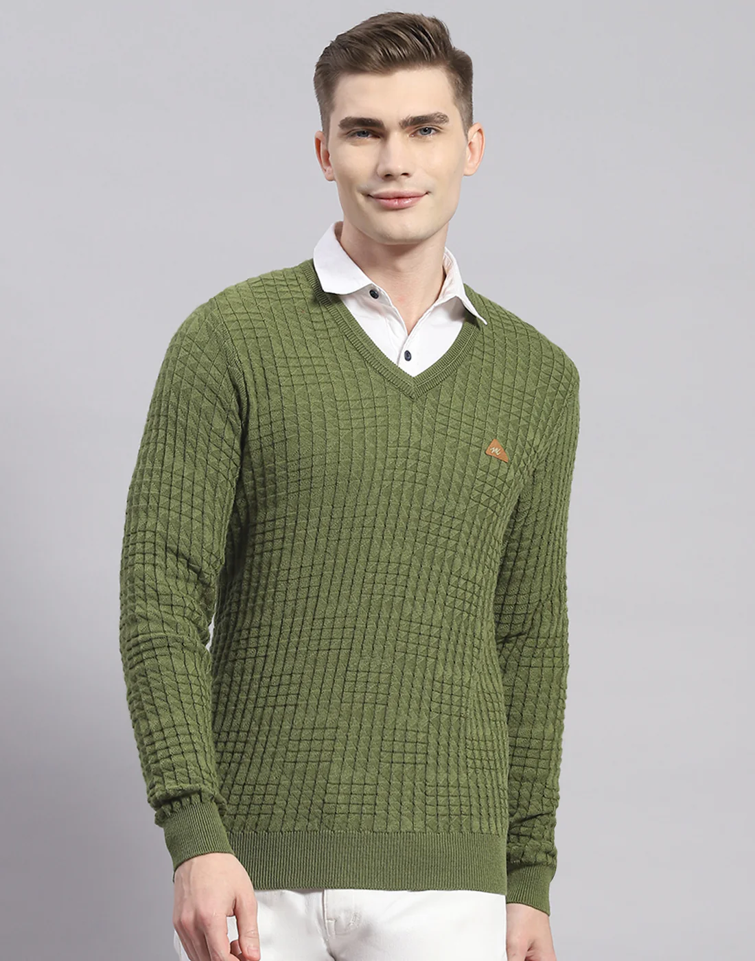Men Green Solid V Neck Full Sleeve Pullover - Image 2
