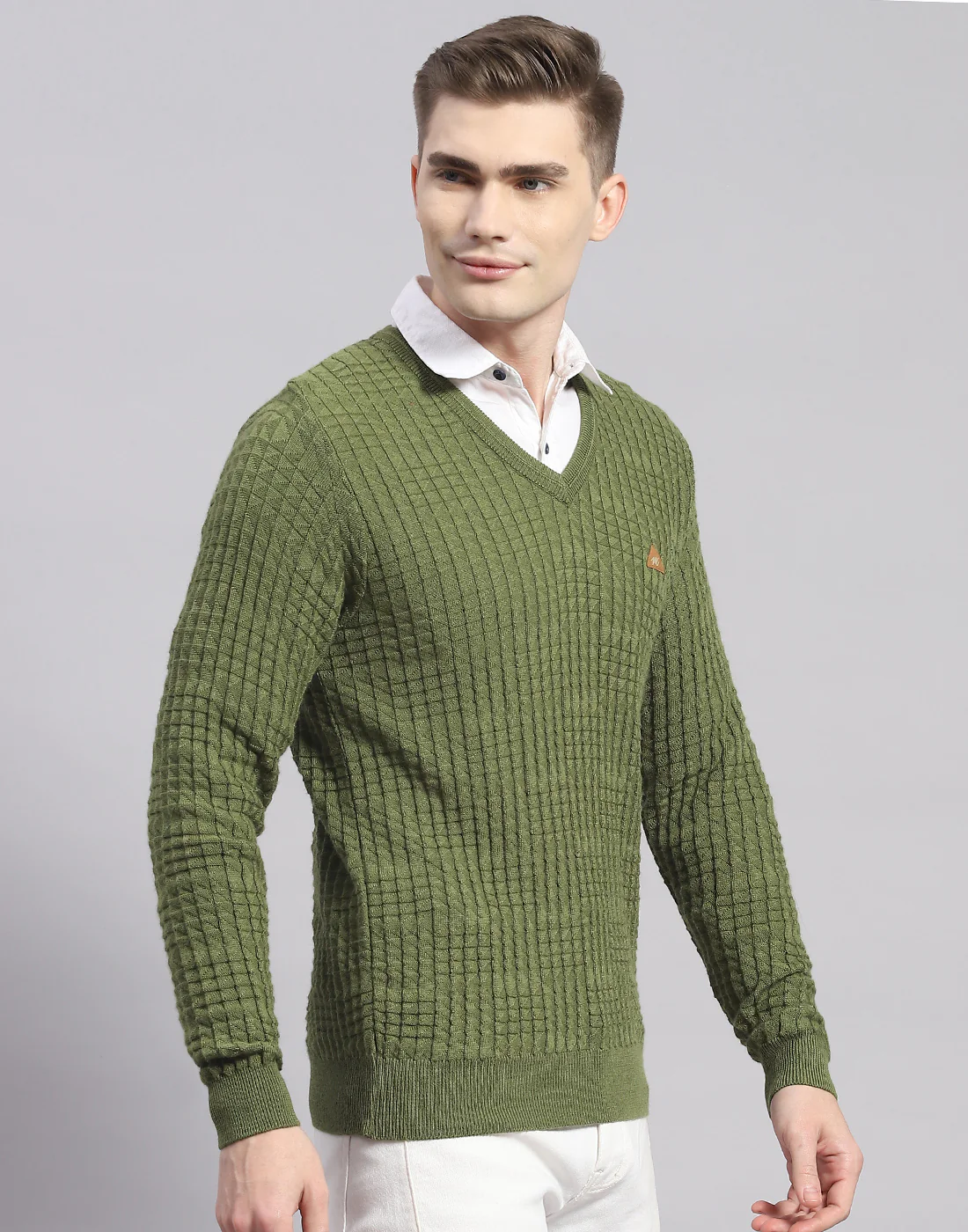 Men Green Solid V Neck Full Sleeve Pullover - Image 4