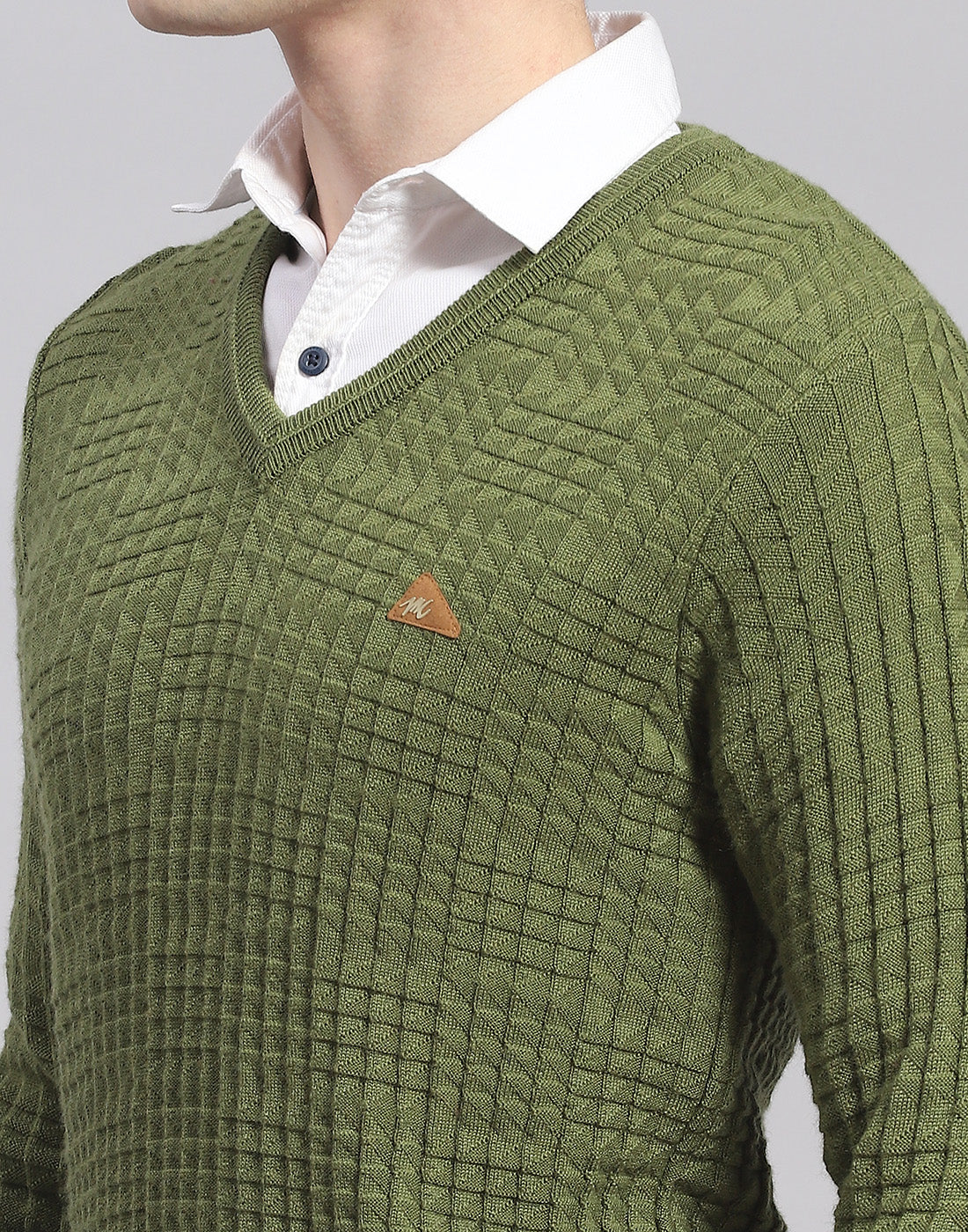 Men Green Solid V Neck Full Sleeve Pullover - Image 6