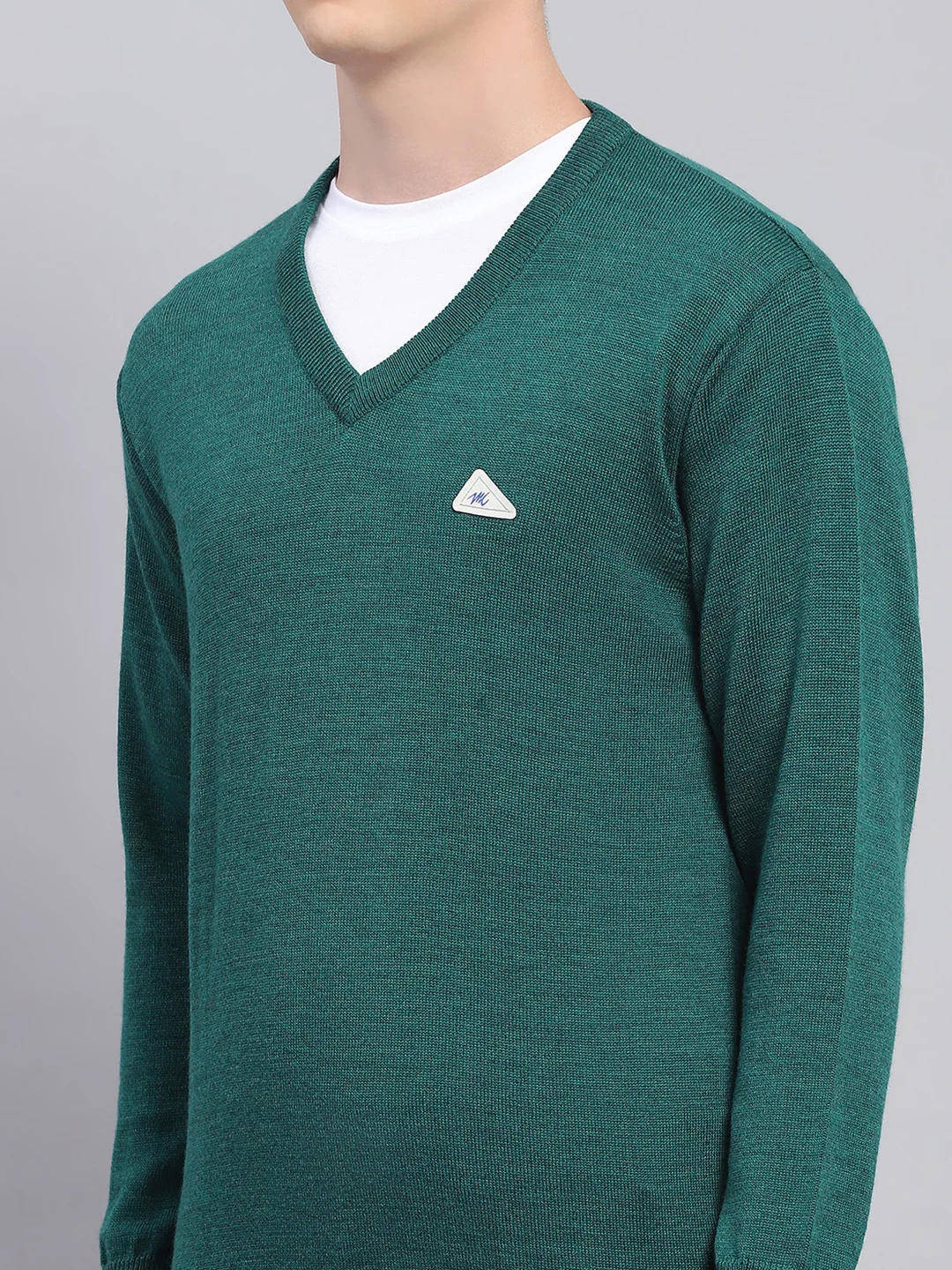 Men Green Solid V Neck Full Sleeve Pullover - Image 6