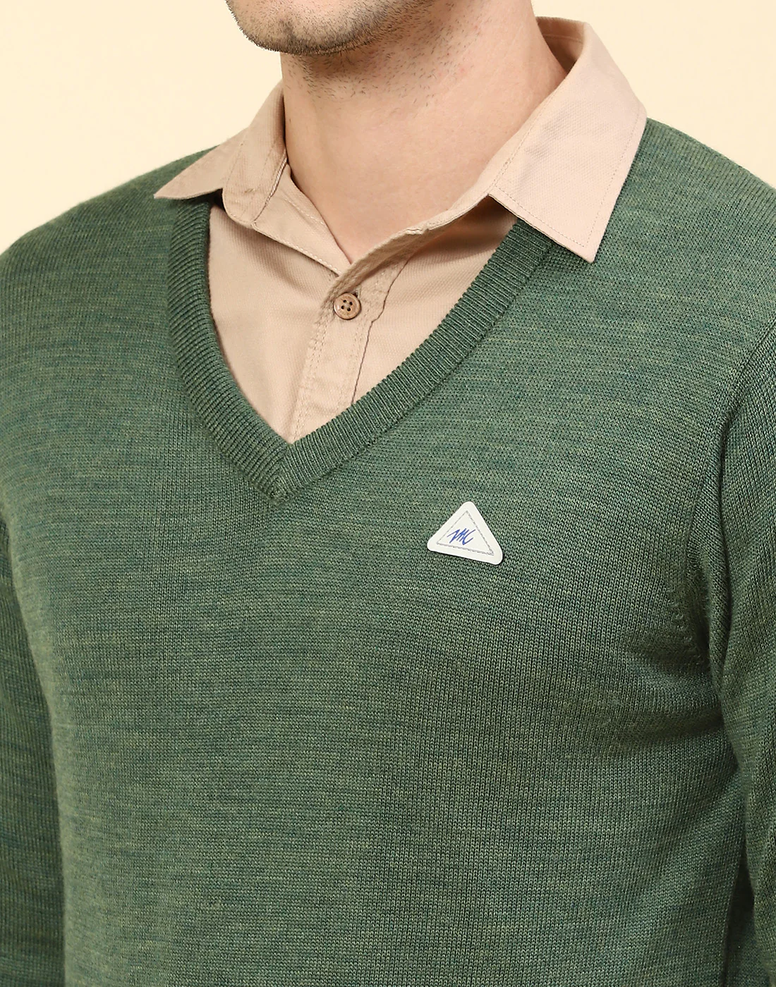 Men Green Solid V Neck Full Sleeve Pullover - Image 6