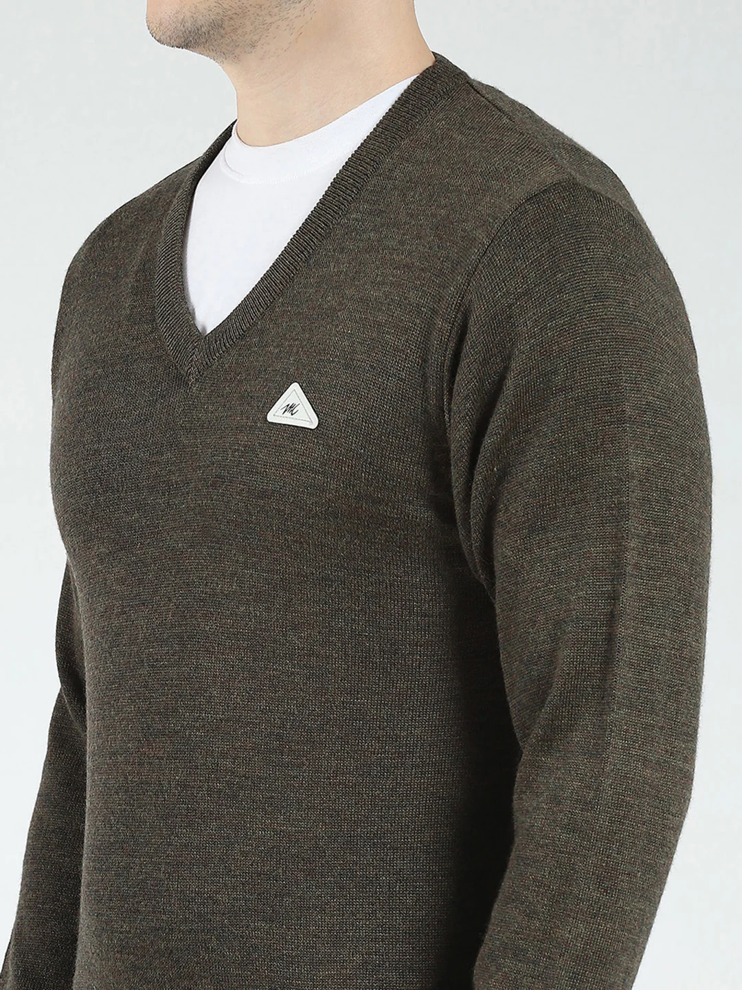 Men Green Solid V Neck Full Sleeve Pullover - Image 6