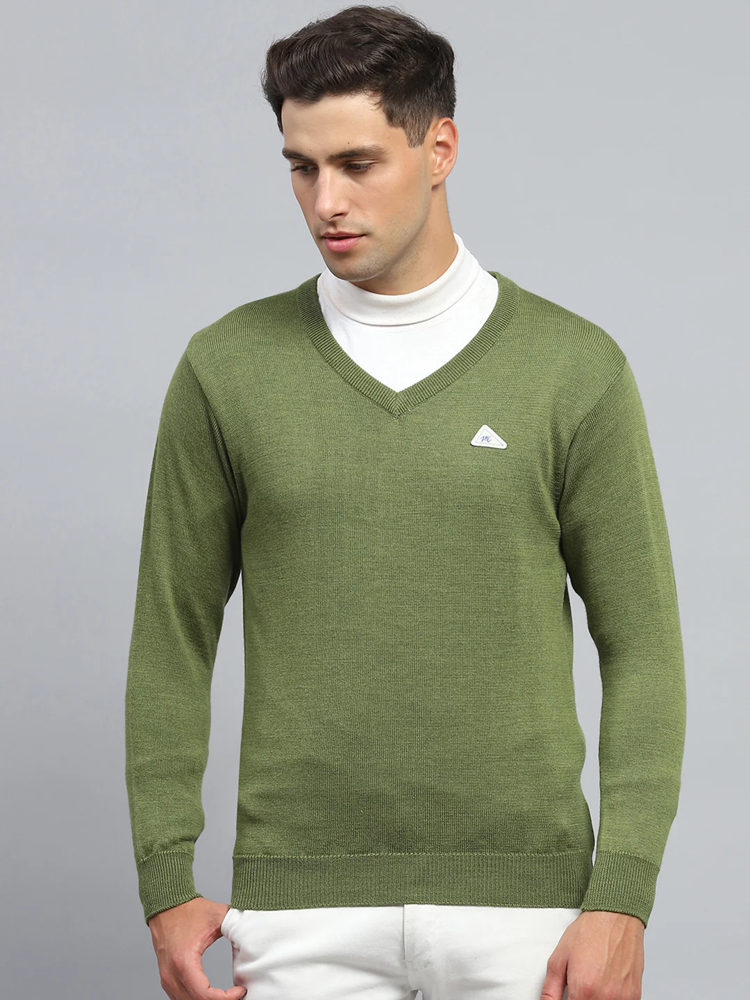 Men Green Solid V Neck Full Sleeve Pullover - Image 2