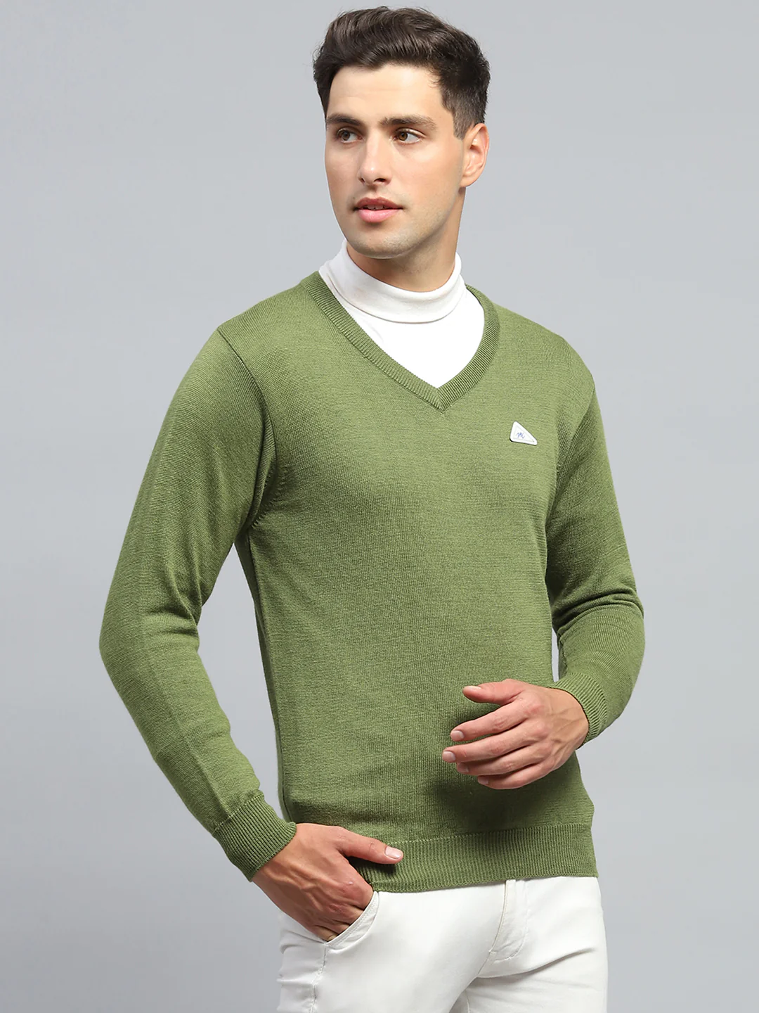 Men Green Solid V Neck Full Sleeve Pullover - Image 4