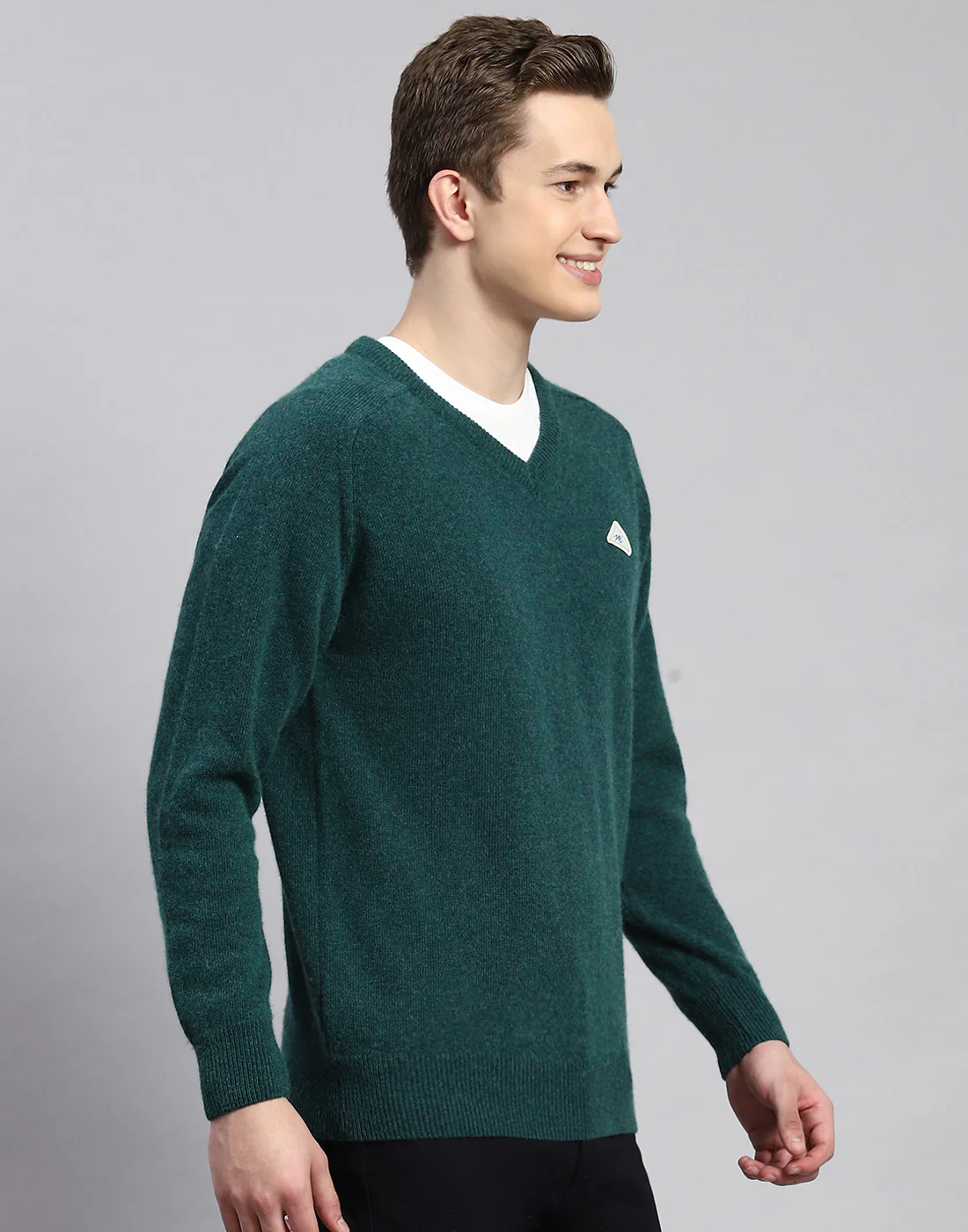 Men Green Solid V Neck Full Sleeve Pullover - Image 4