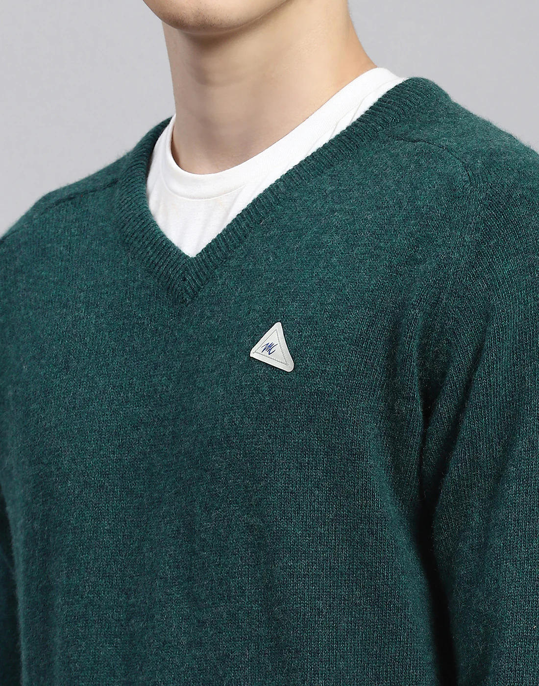 Men Green Solid V Neck Full Sleeve Pullover - Image 6